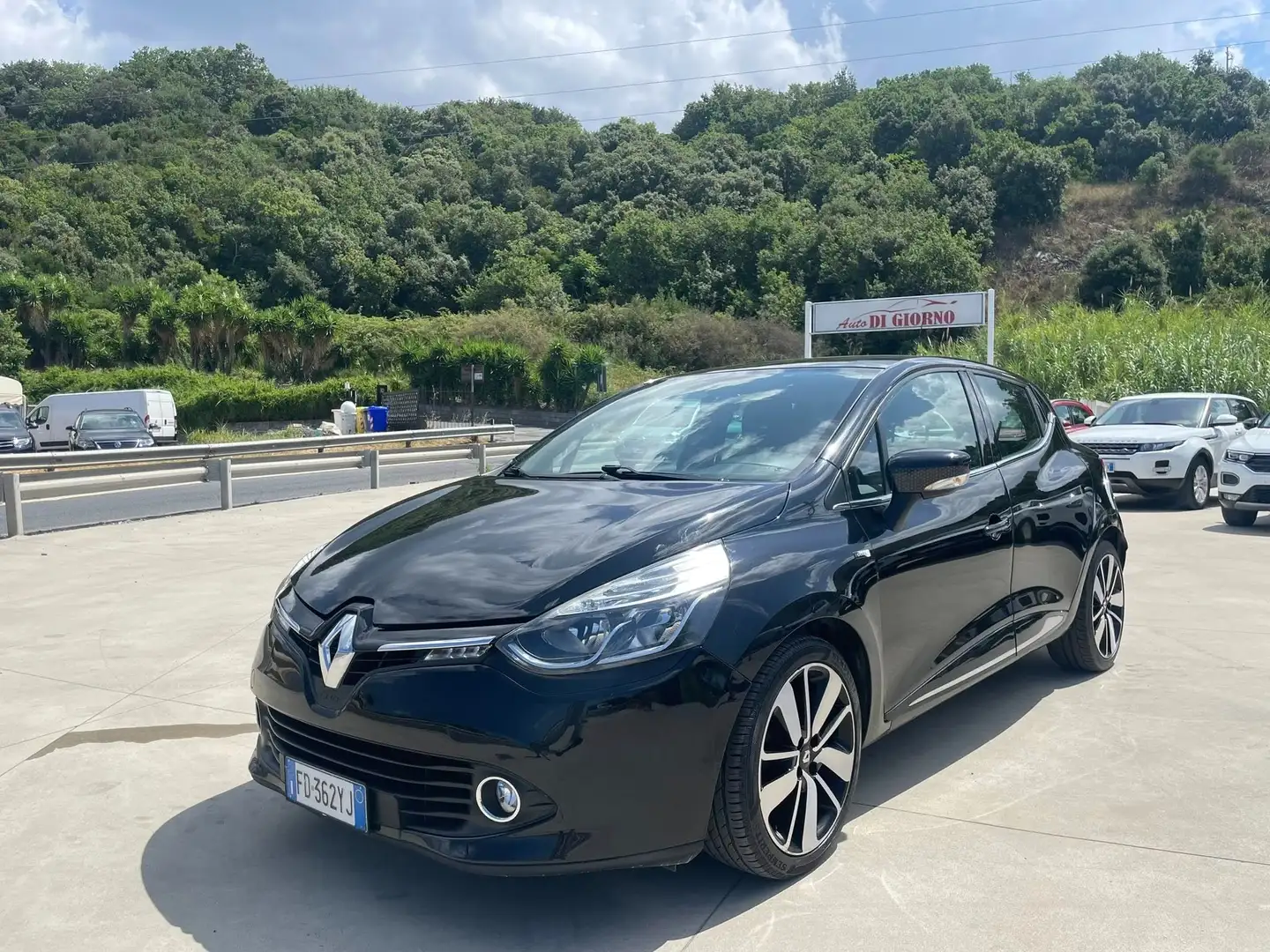 Renault Clio Nero - 1