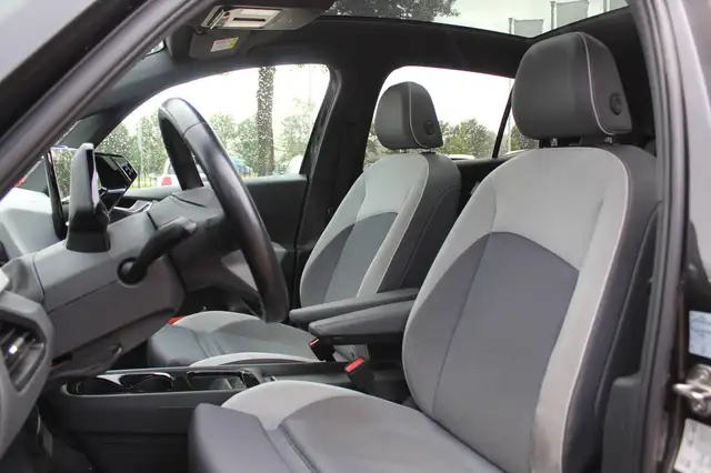Volkswagen Id.3 view 4