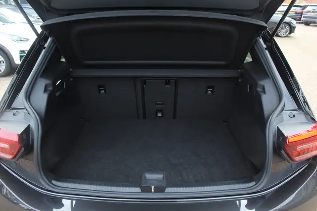 Volkswagen Id.3 view 12