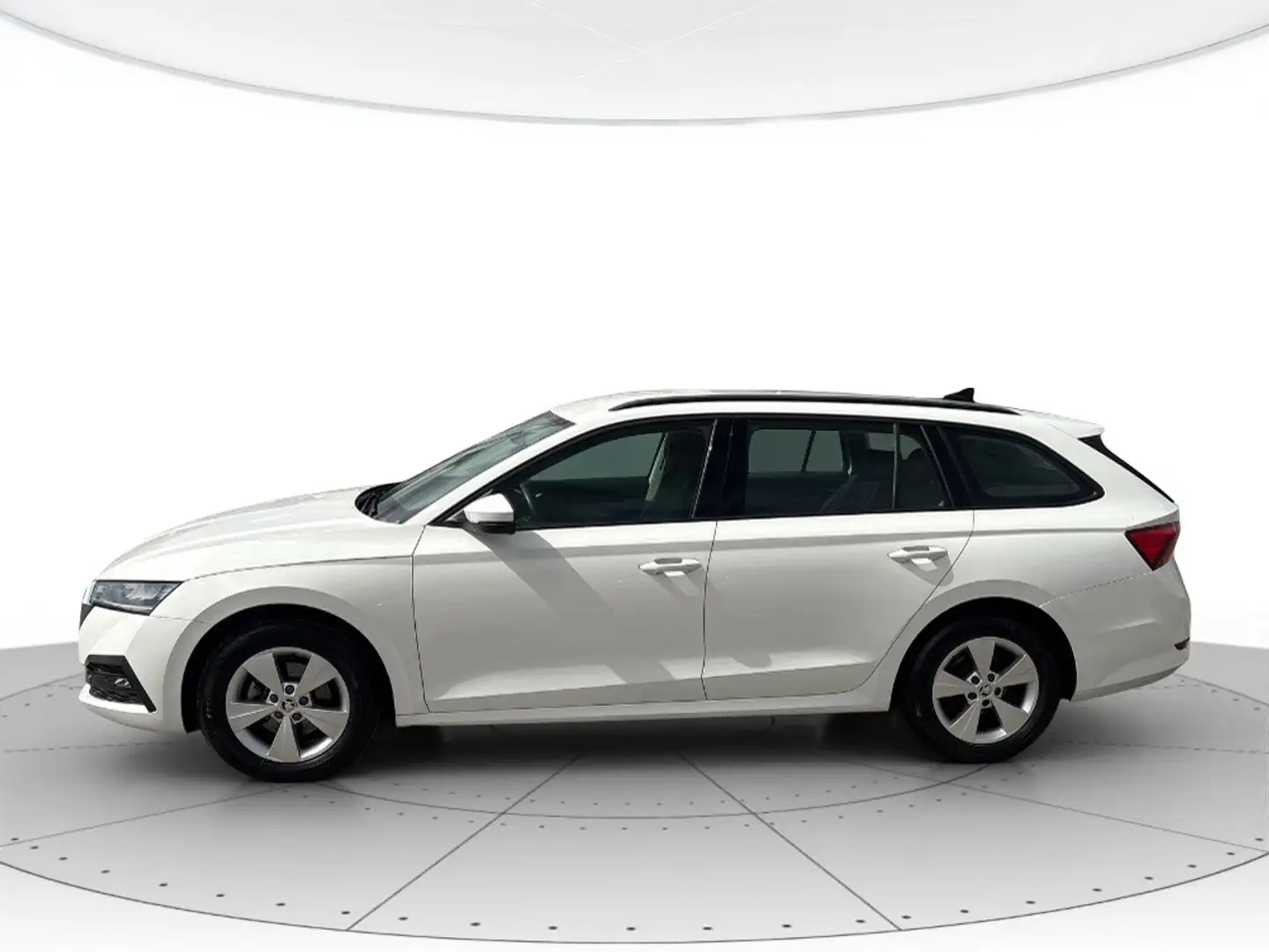 Skoda Octavia Wagon 2.0 tdi evo Executive 150cv dsg Wit - 2