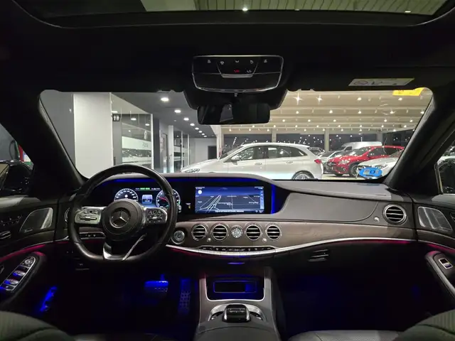 Mercedes-Benz S-Class view 24