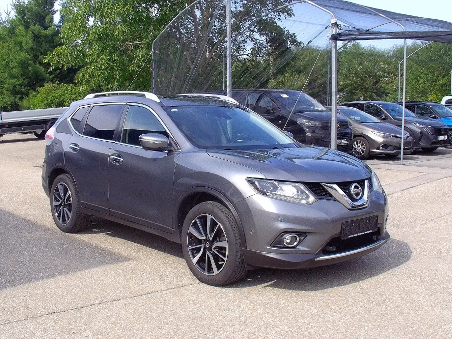 Nissan X-Trail X-TRAIL 1,6 DIG-T Tekna Grau - 2