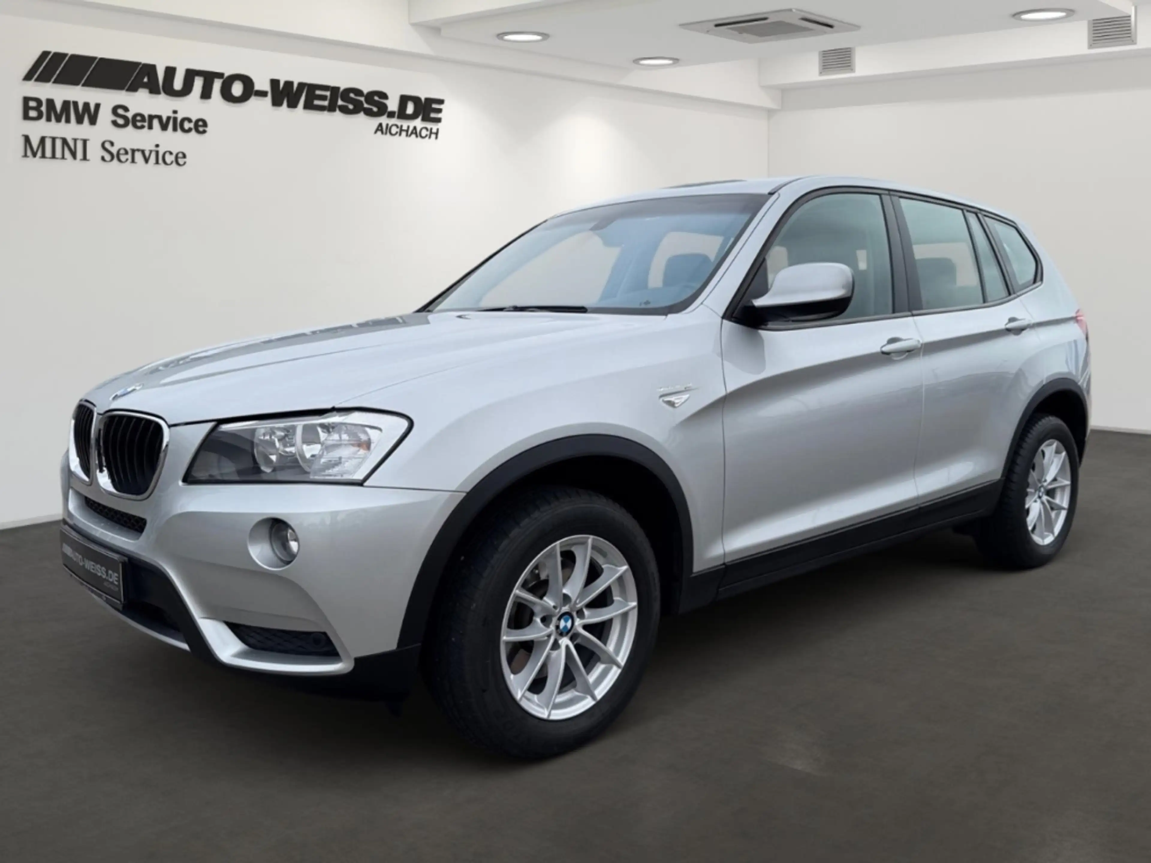 BMW X3 20iA xDrive +NAVI+PANO+PDC+SHZ+SPORTSITZ+MFL
