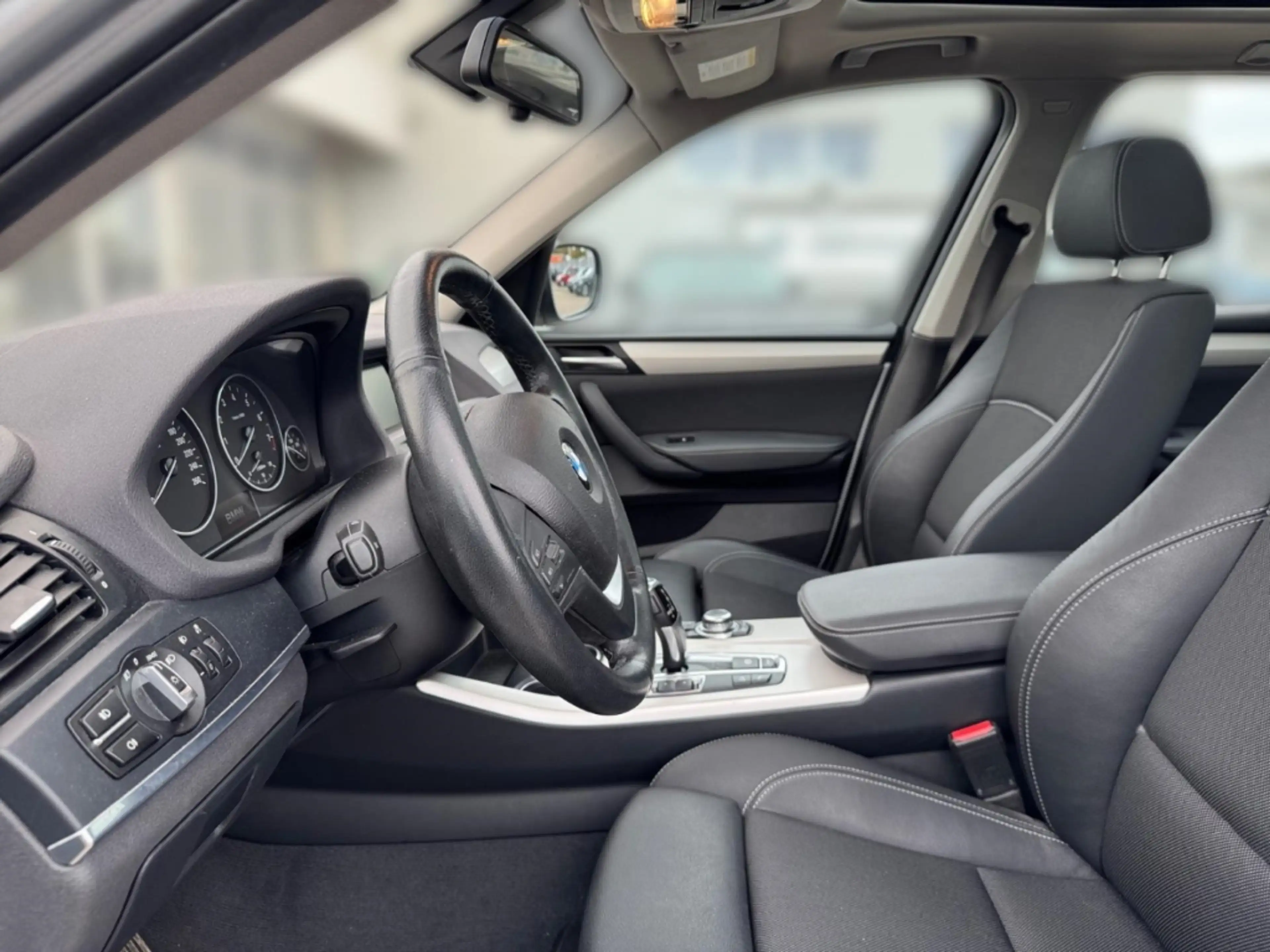 BMW X3 20iA xDrive +NAVI+PANO+PDC+SHZ+SPORTSITZ+MFL — photo 15