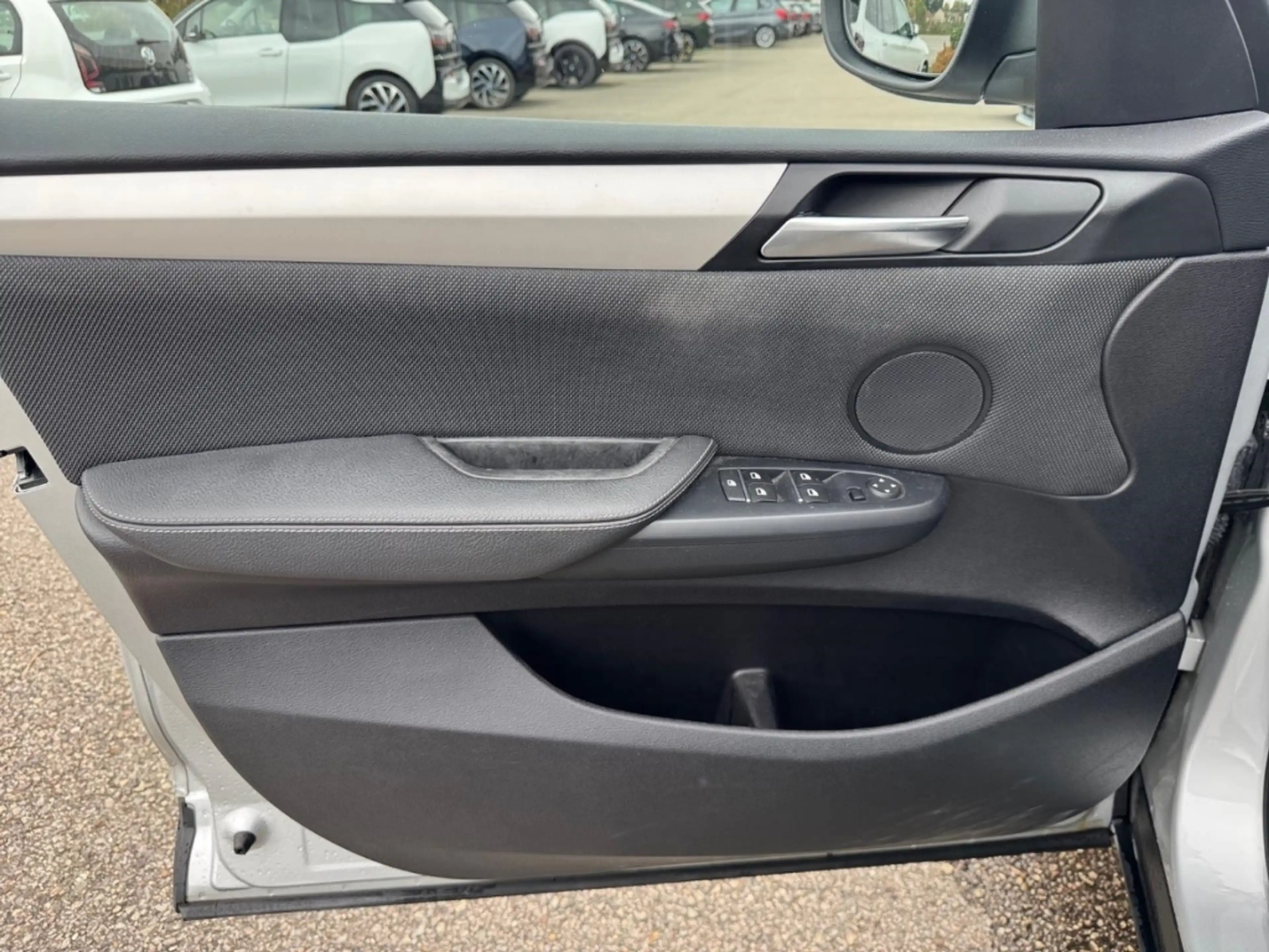 BMW X3 20iA xDrive +NAVI+PANO+PDC+SHZ+SPORTSITZ+MFL — photo 14
