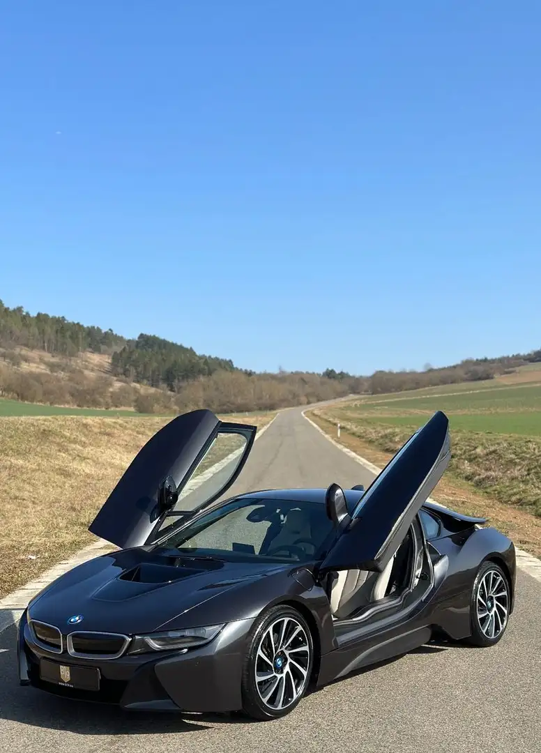 BMW i8 Coupe/DEUTSCH/4-Sitze/HK/TopView/HUD/49gCO2/ Šedá - 2