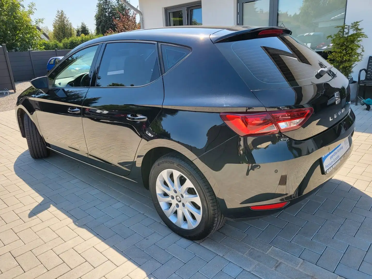 SEAT Leon Style*LED*SHZ*PDC*Tempomat*ALU*2.Hand* Schwarz - 2