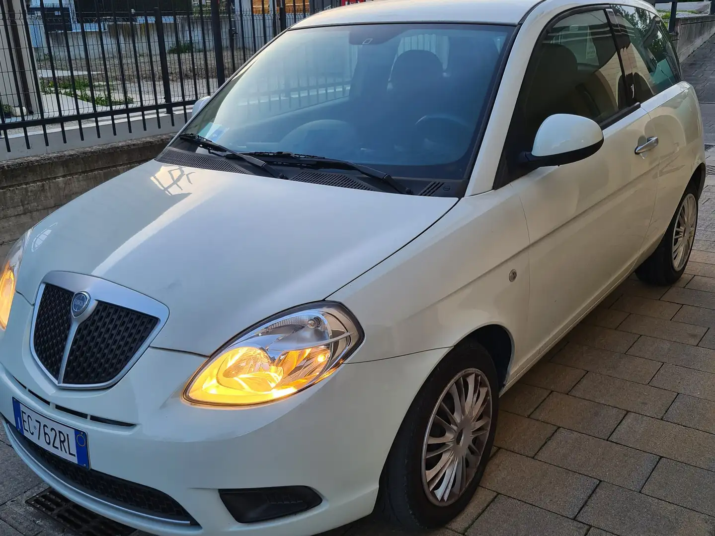 Lancia Ypsilon Ypsilon II 2007 1.2 8v Argento Weiß - 1