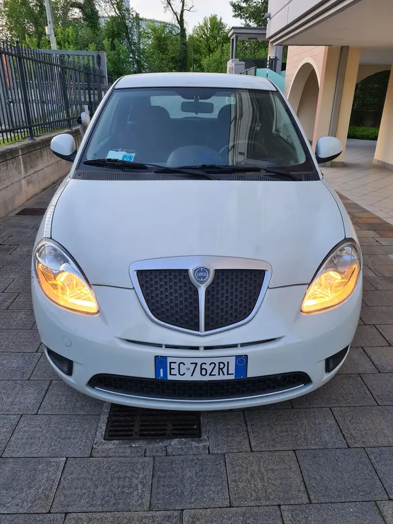 Lancia Ypsilon Ypsilon II 2007 1.2 8v Argento Weiß - 2