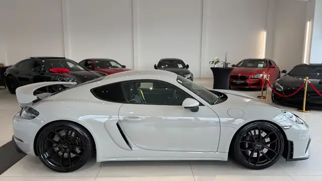 Porsche Cayman 718  GT4 Ansicht 12