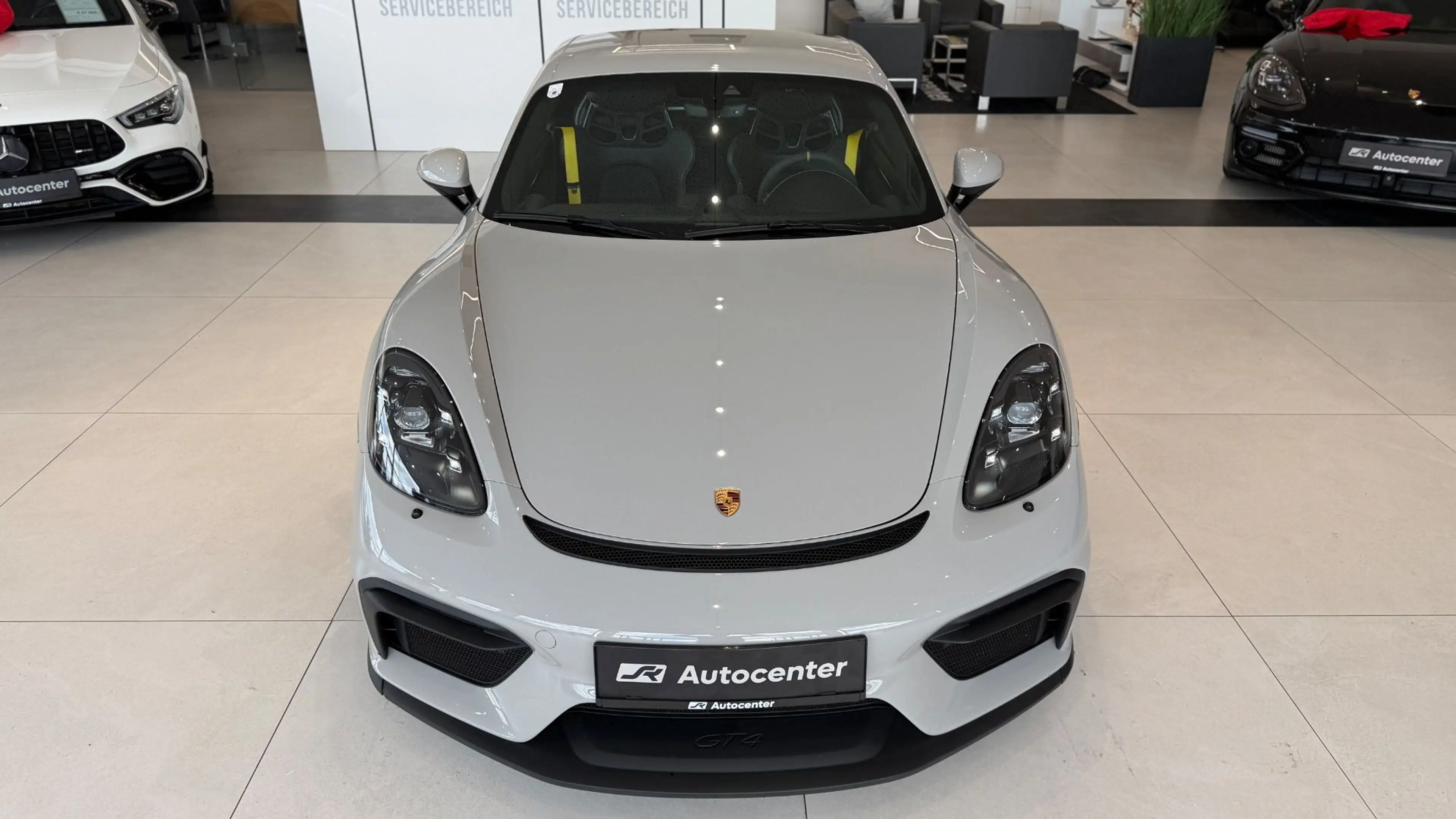 Porsche Cayman 718  GT4 — photo 6