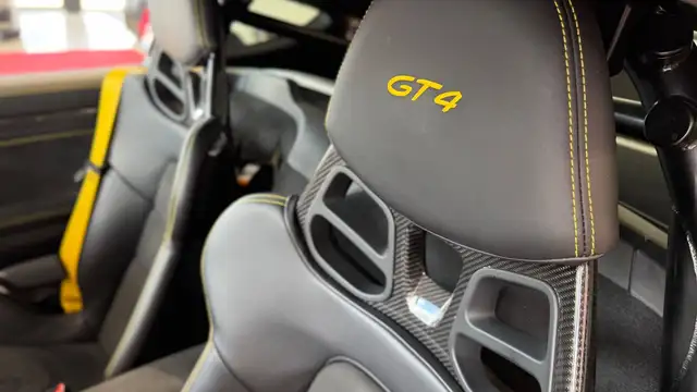 Porsche Cayman 718  GT4 Ansicht 28