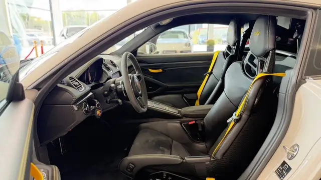 Porsche Cayman 718  GT4 Ansicht 30