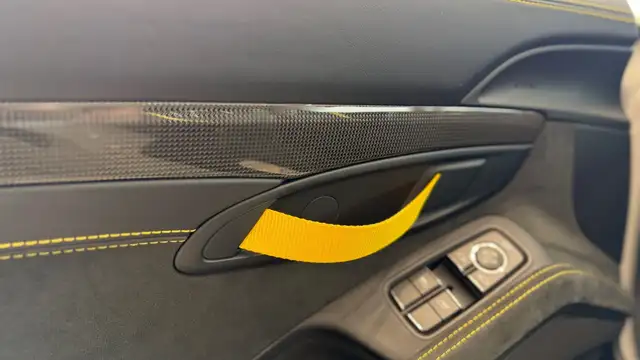 Porsche Cayman 718  GT4 Ansicht 26
