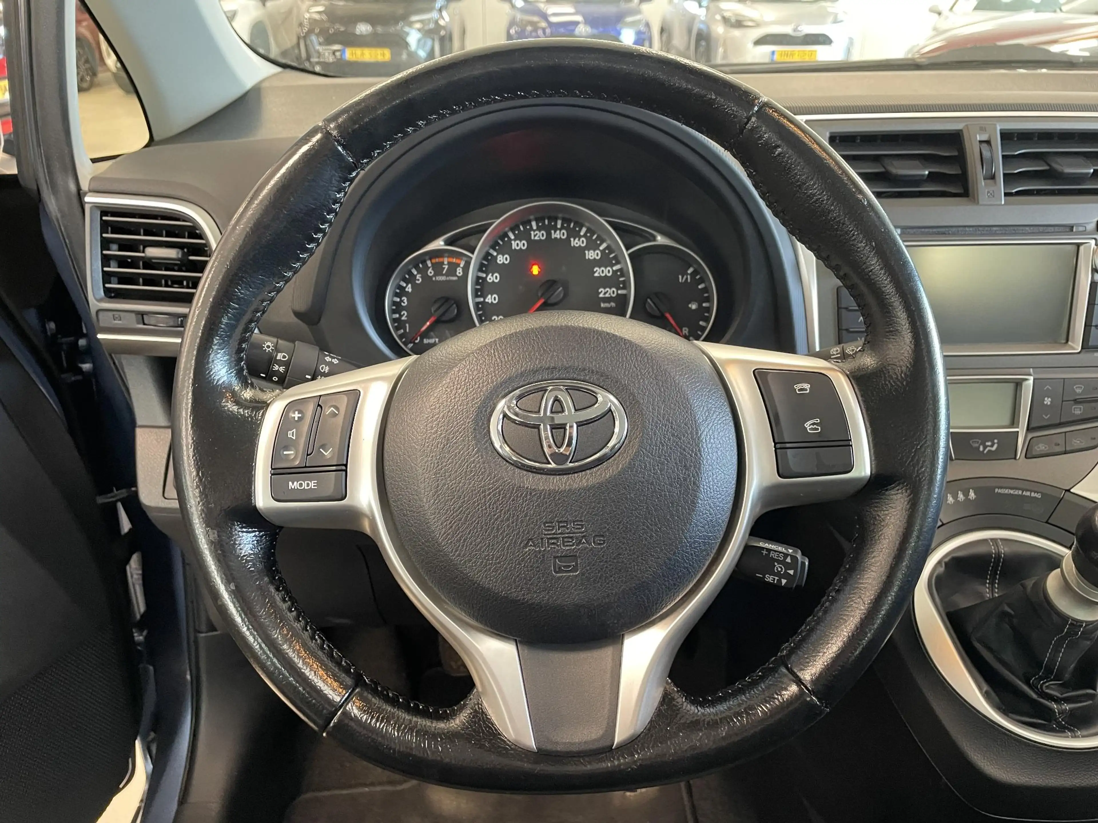 Toyota Verso-S 1.3 VVT-i Aspiration — photo 7