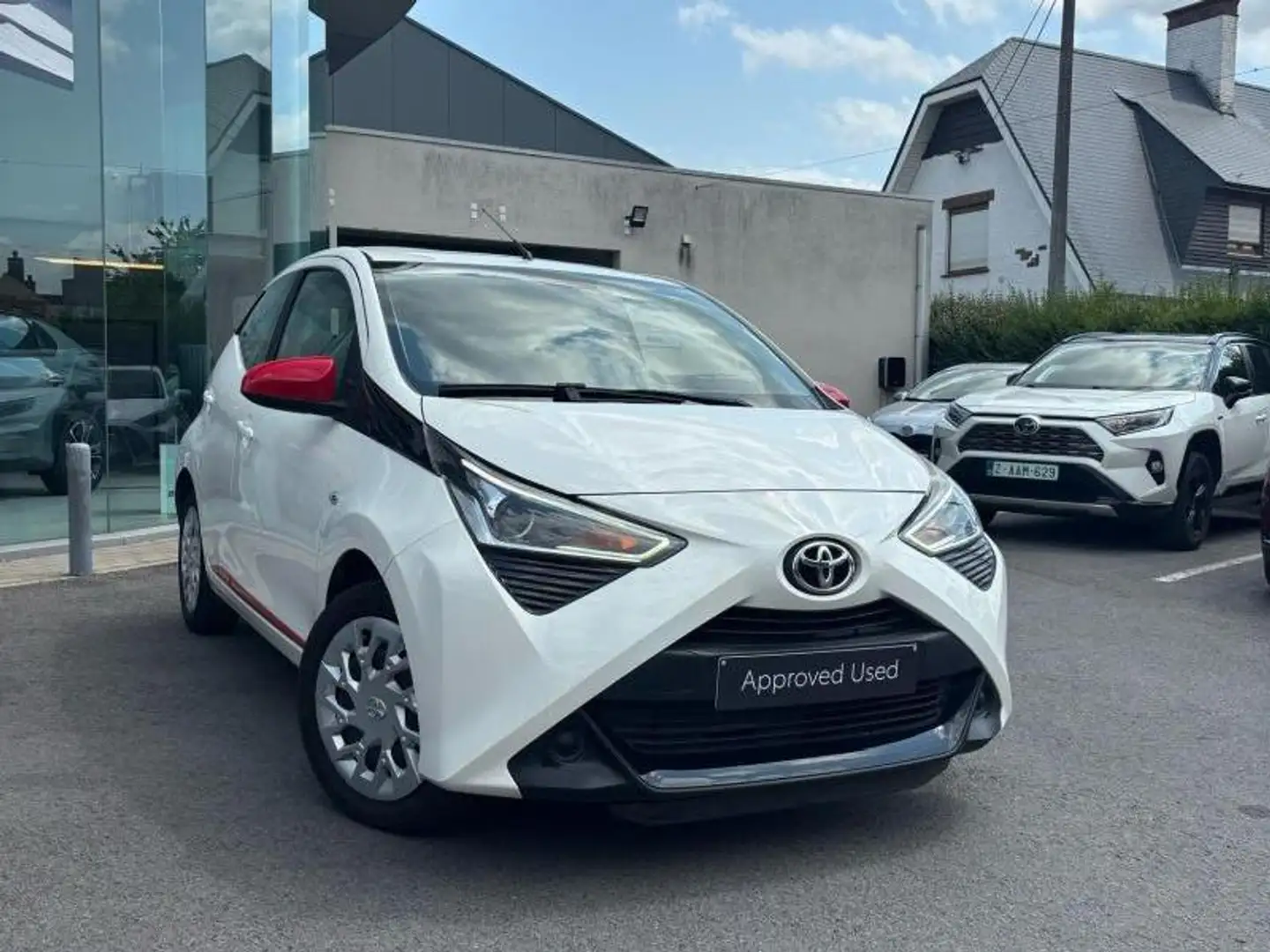 Toyota Aygo x-play Blanc - 2