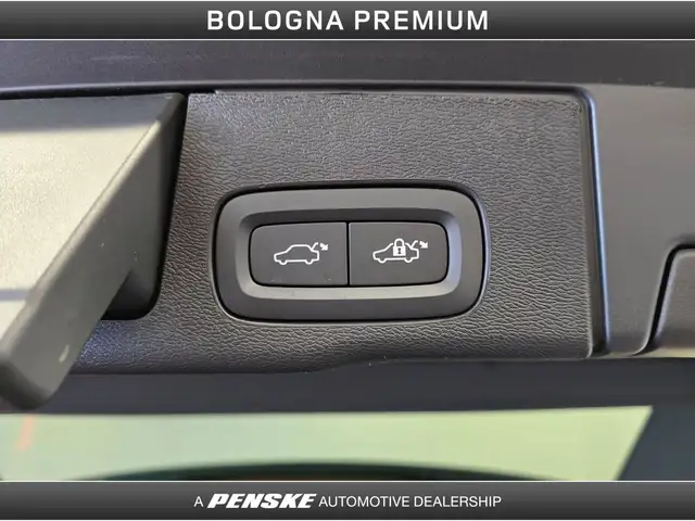 Volvo XC60 view 11