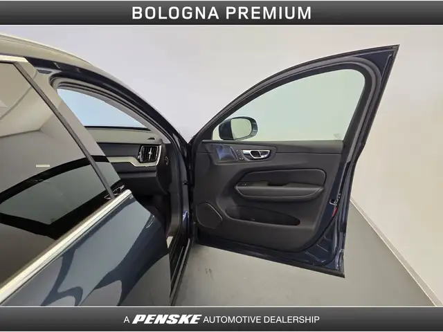 Volvo XC60 view 12