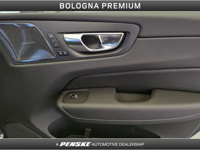 Volvo XC60 view 13