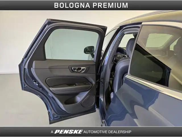 Volvo XC60 view 15