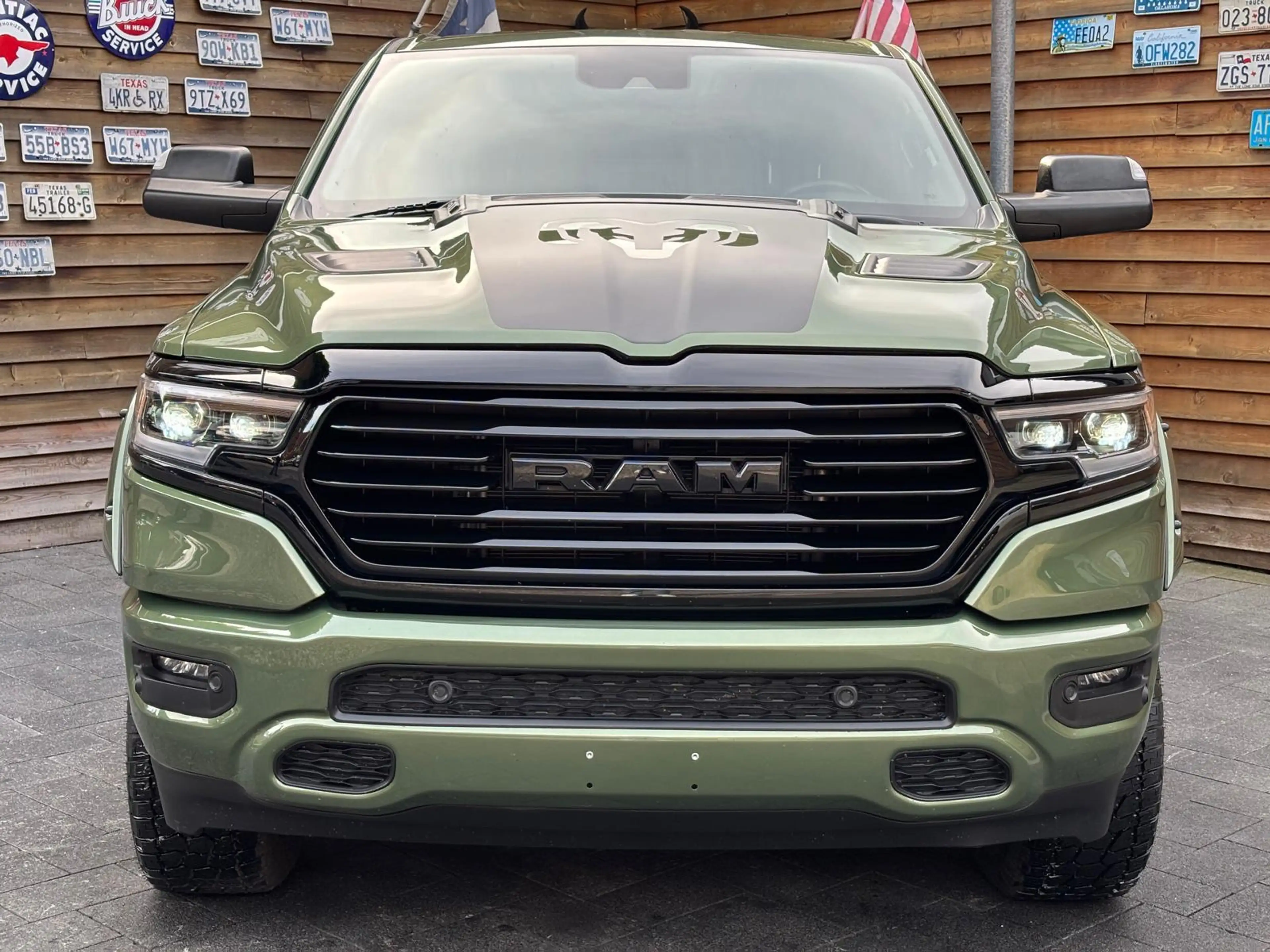 Dodge RAM 1500 5,7L BigHorn Crew Cab LED AHK 4x4 — photo 5