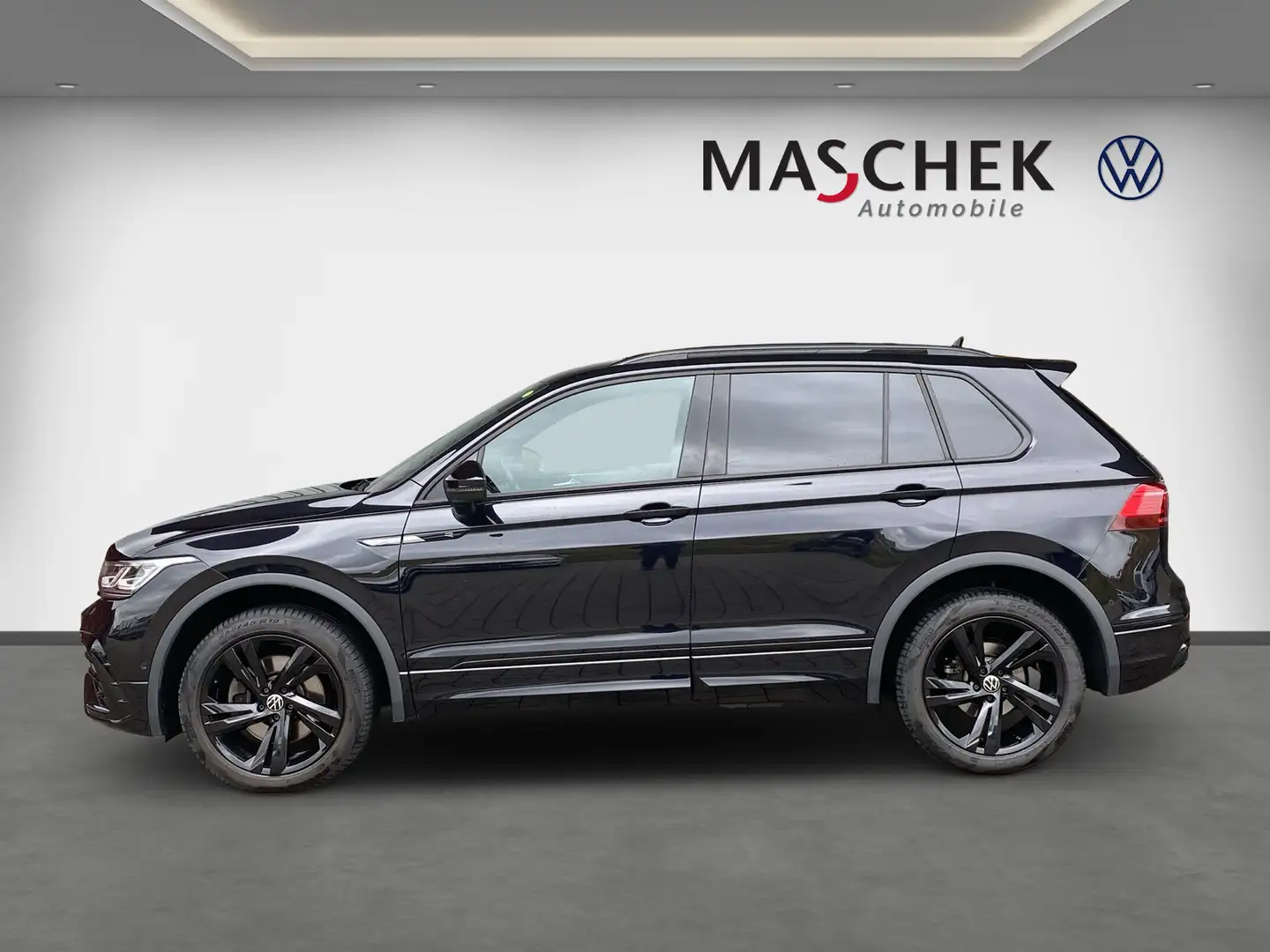 Volkswagen Tiguan R-Line 2.0 TDI IQLight Navi BlackStyle AHK Zwart - 2