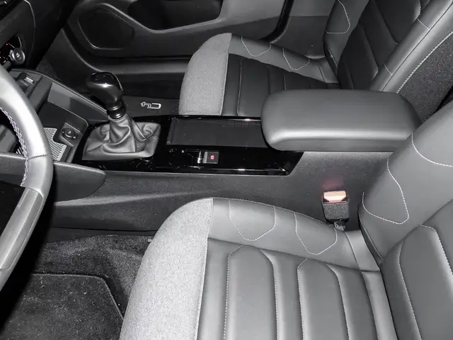 Citroen C4 view 9