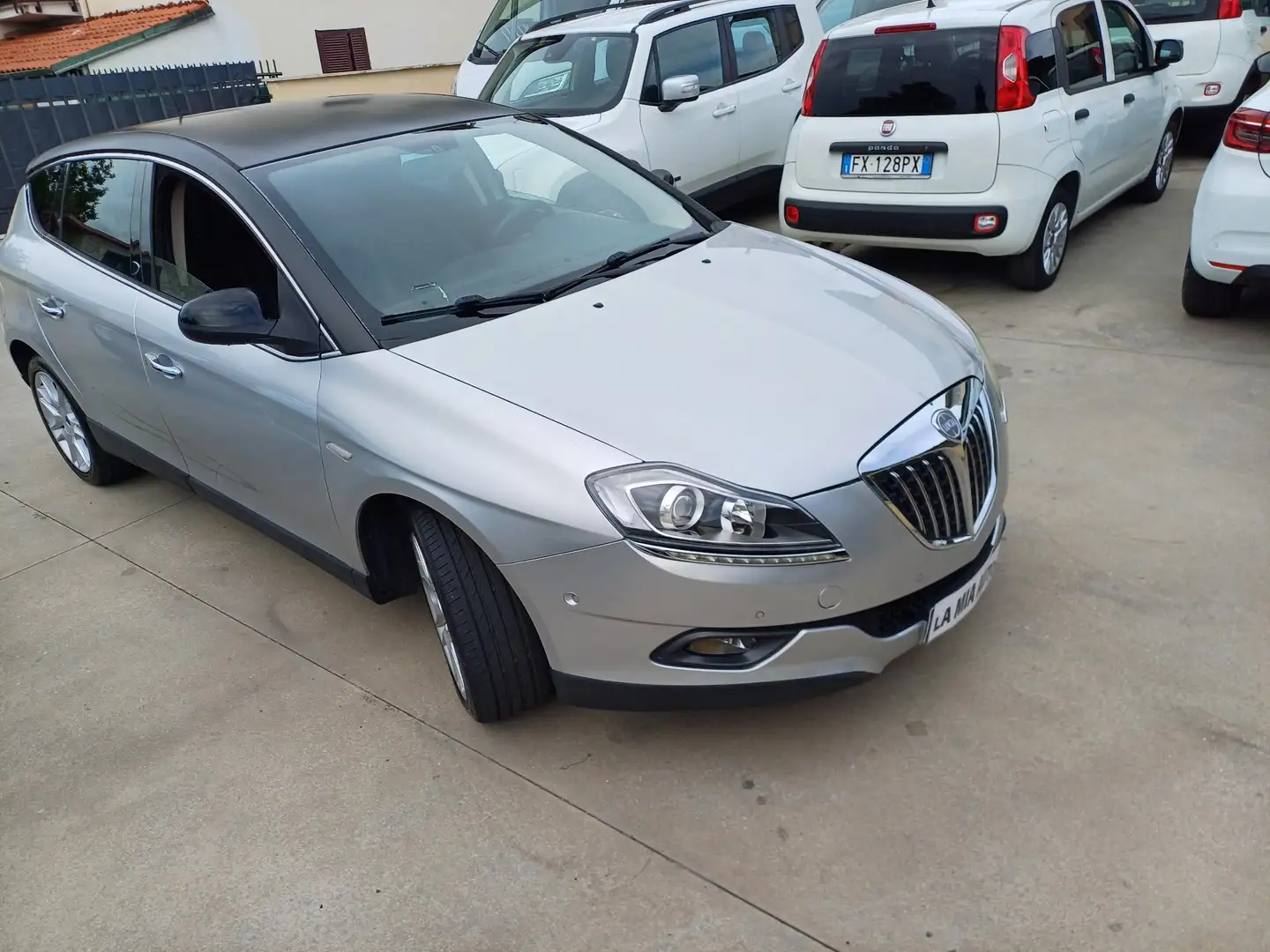 Lancia Delta Delta 2.0 mjt Platino 165cv dpf Grau - 2