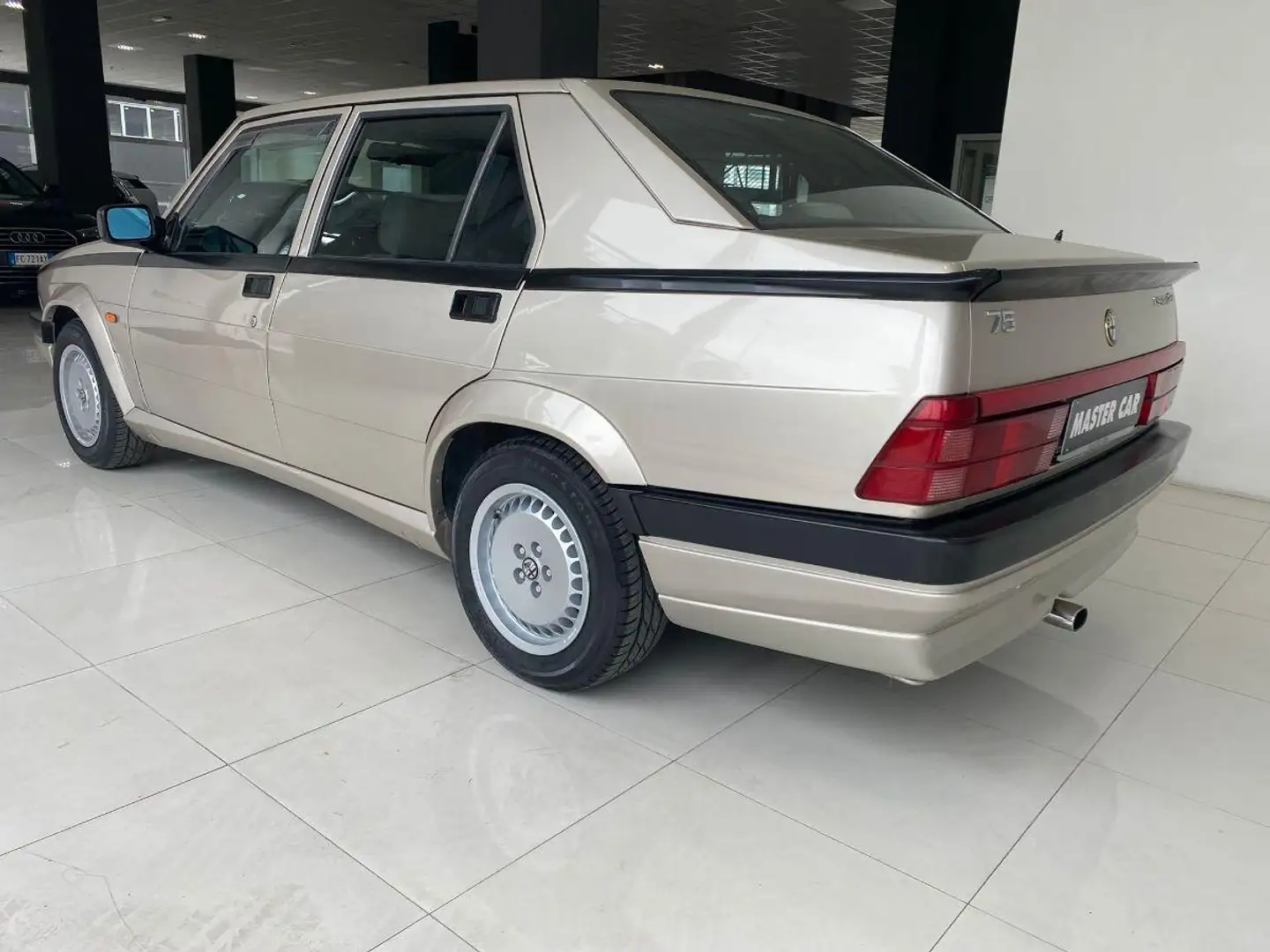 Alfa Romeo 75 2.0i Twin Spark PERFETTAMENTE MARCIANTE Grigio - 2