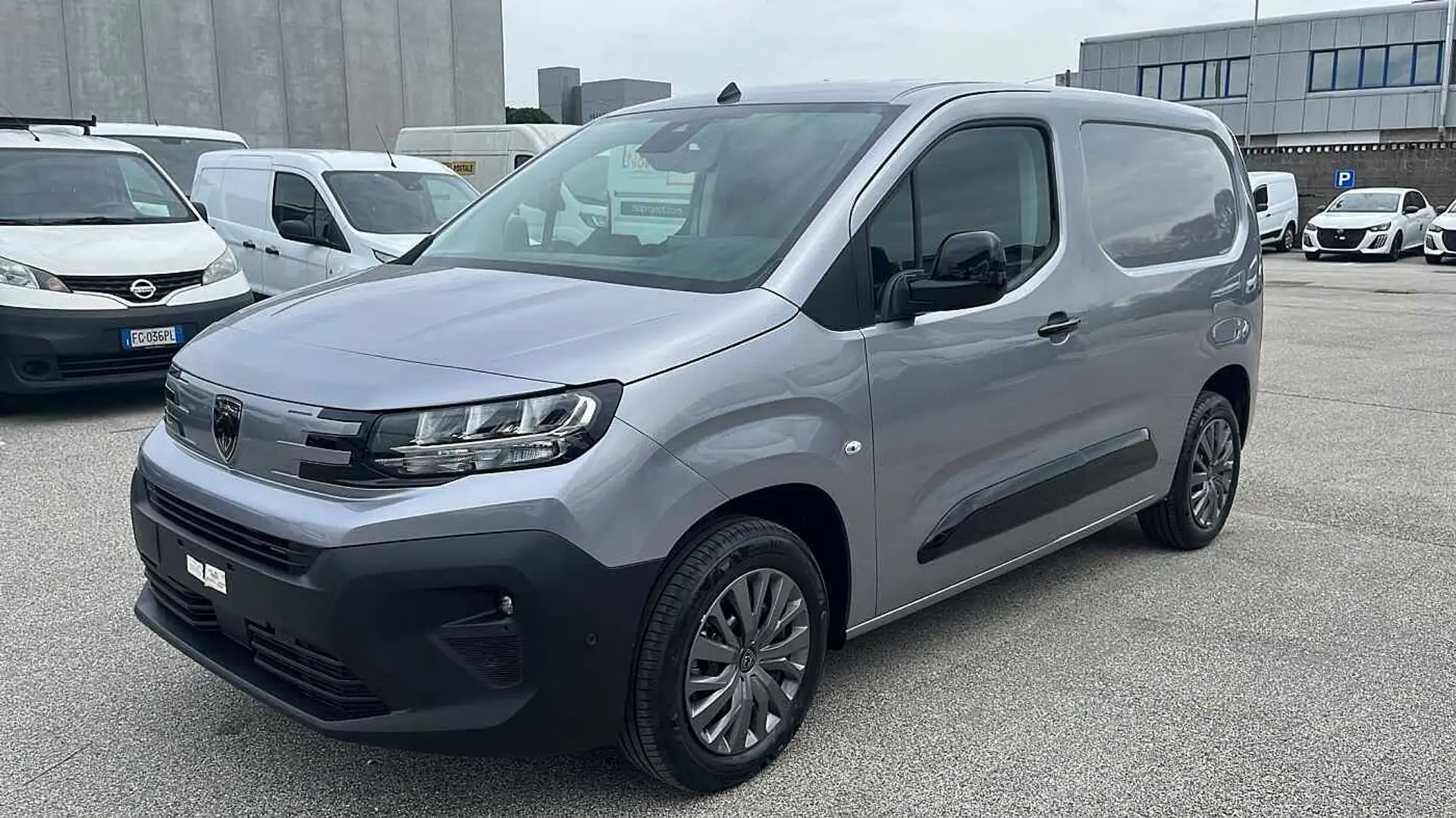 Peugeot Partner Nuovo Partner BlueHdi 130 cv S&S EAT8 Furgone STD Gris - 1
