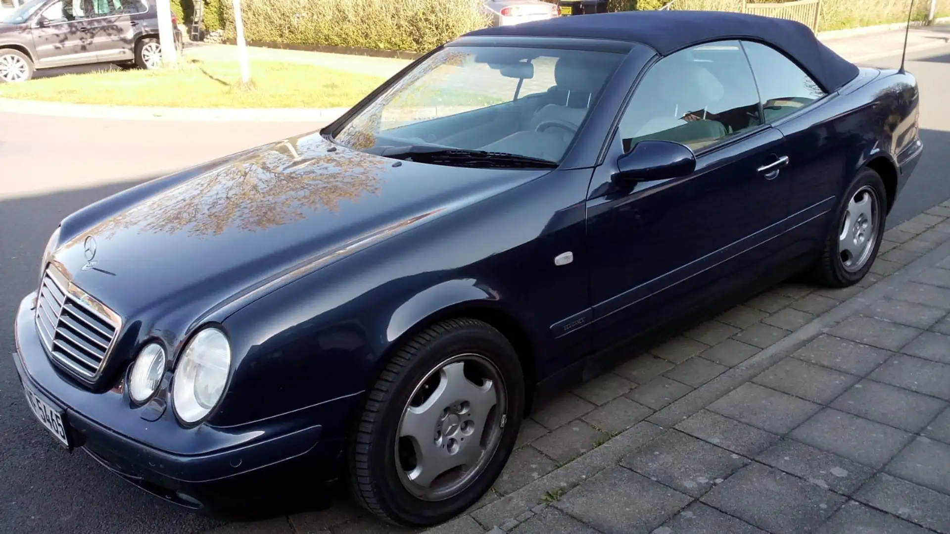 Mercedes-Benz CLK 230 CLK-Klasse Cabrio Kompressor Elegance Bleu - 1