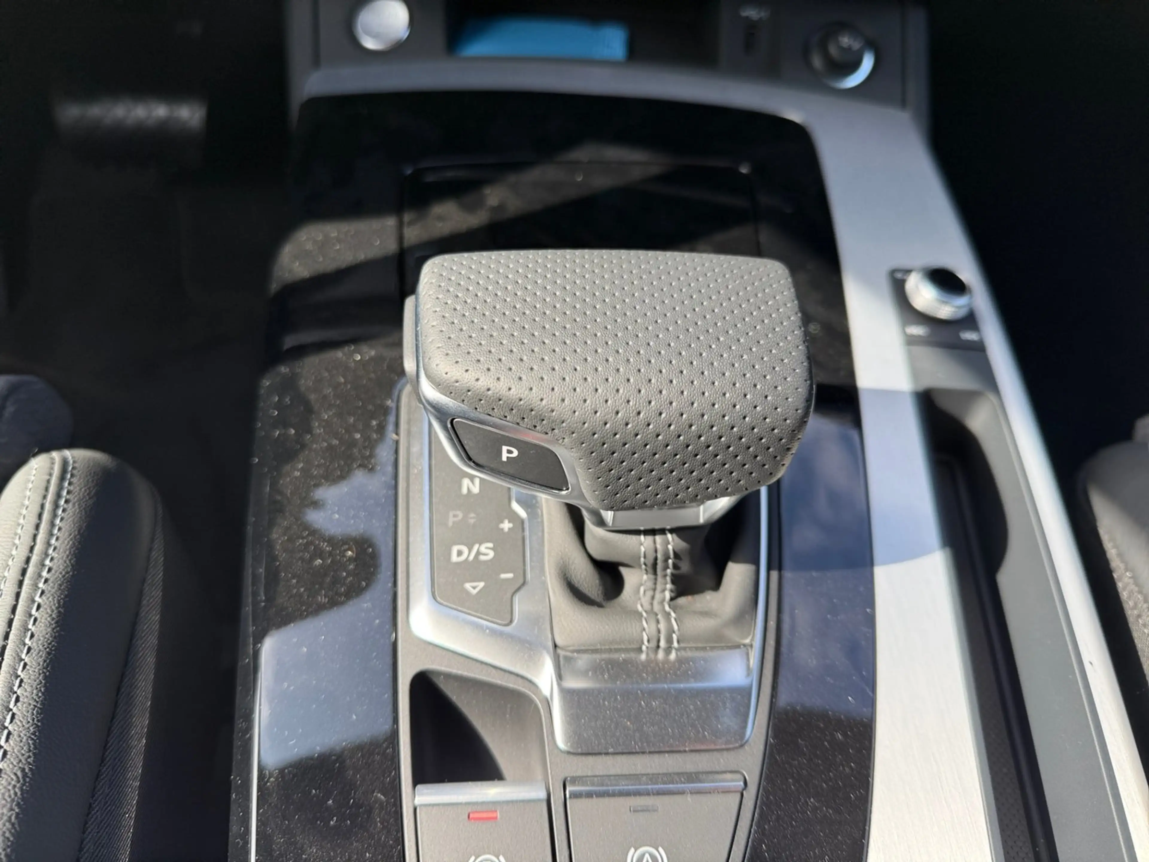 Audi Q5 55 TFSI e quattro S line — photo 12