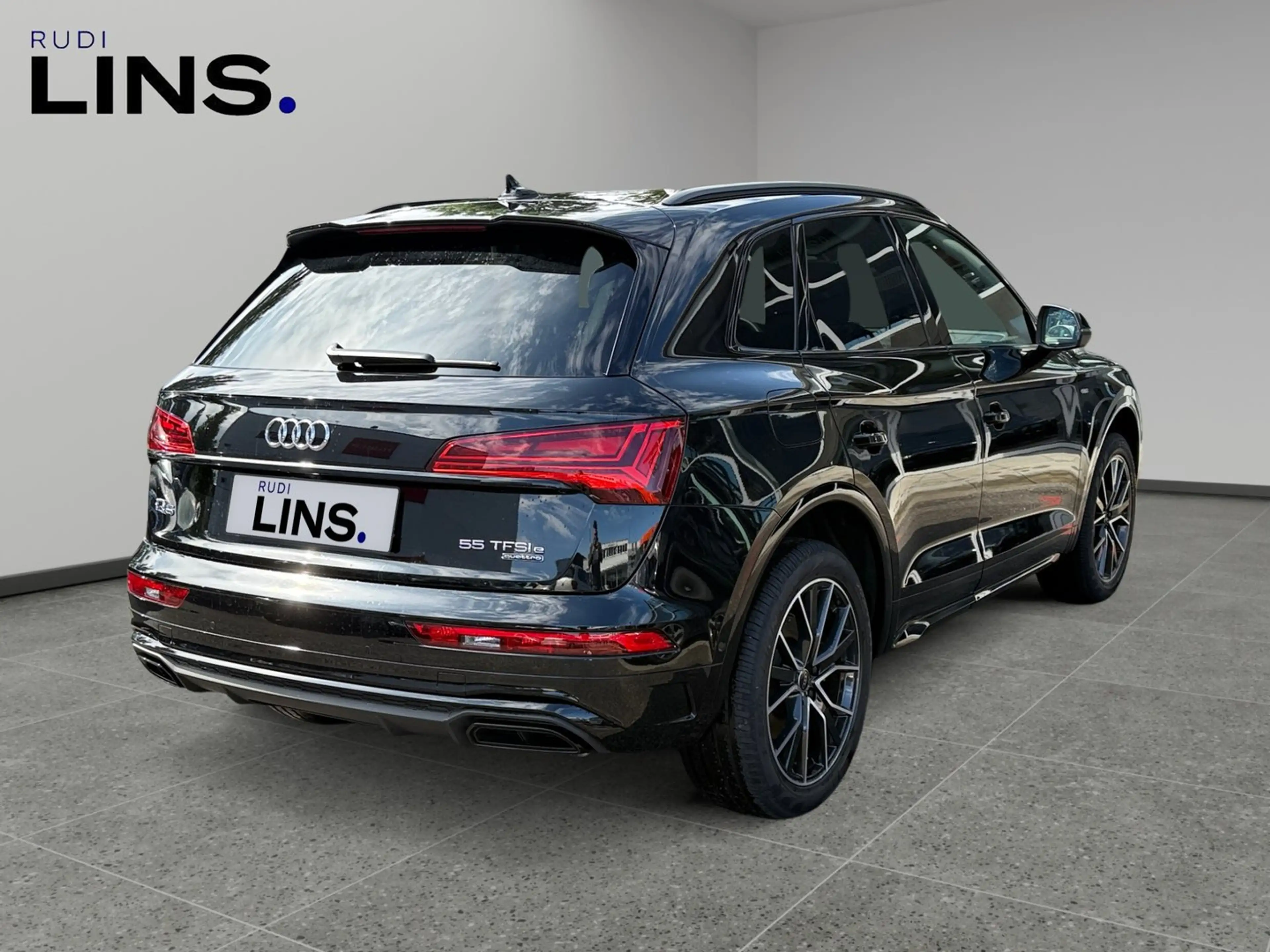 Audi Q5 55 TFSI e quattro S line — photo 5