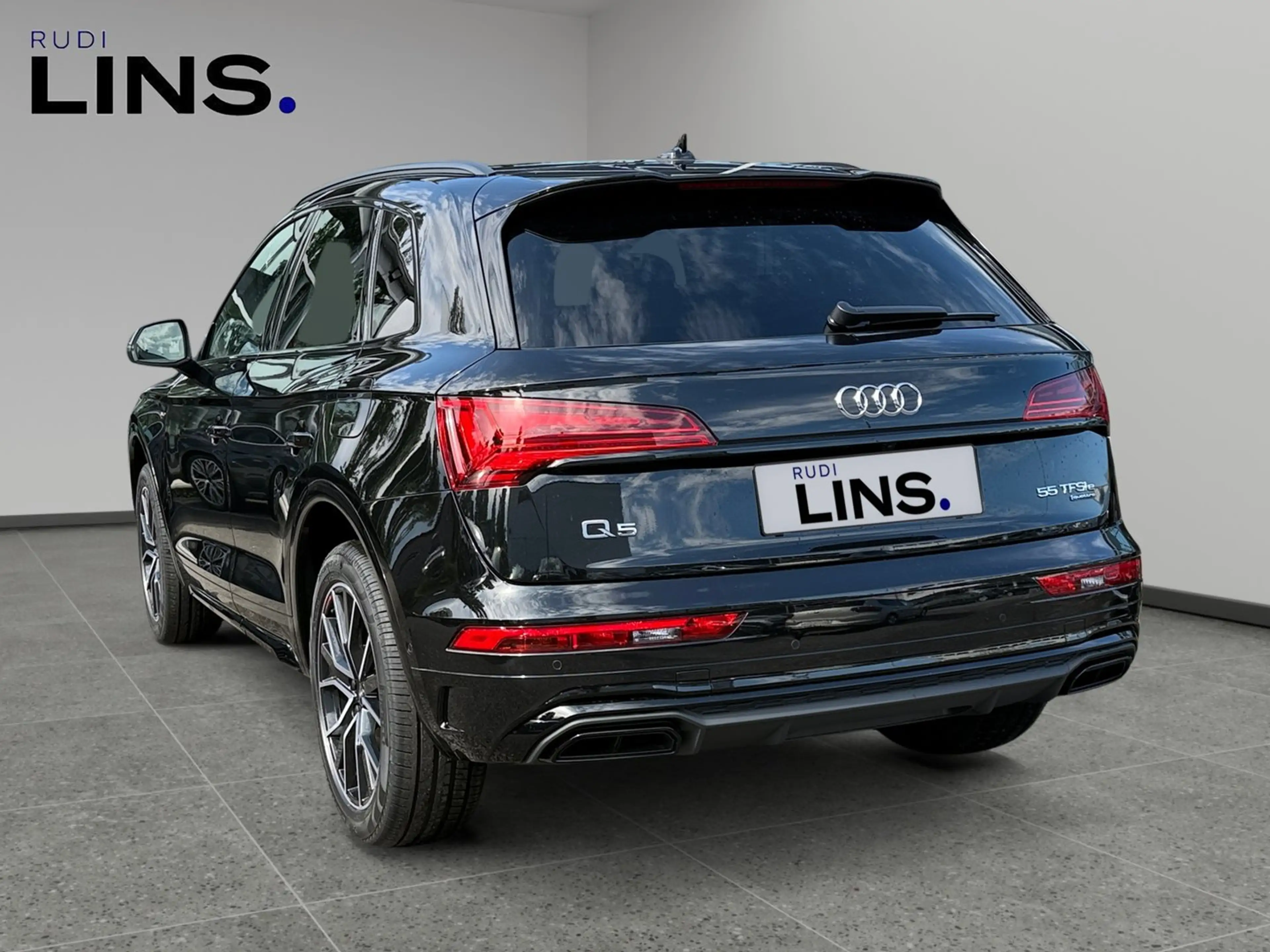 Audi Q5 55 TFSI e quattro S line — photo 7