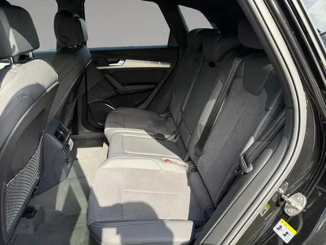 Audi Q5 view 13