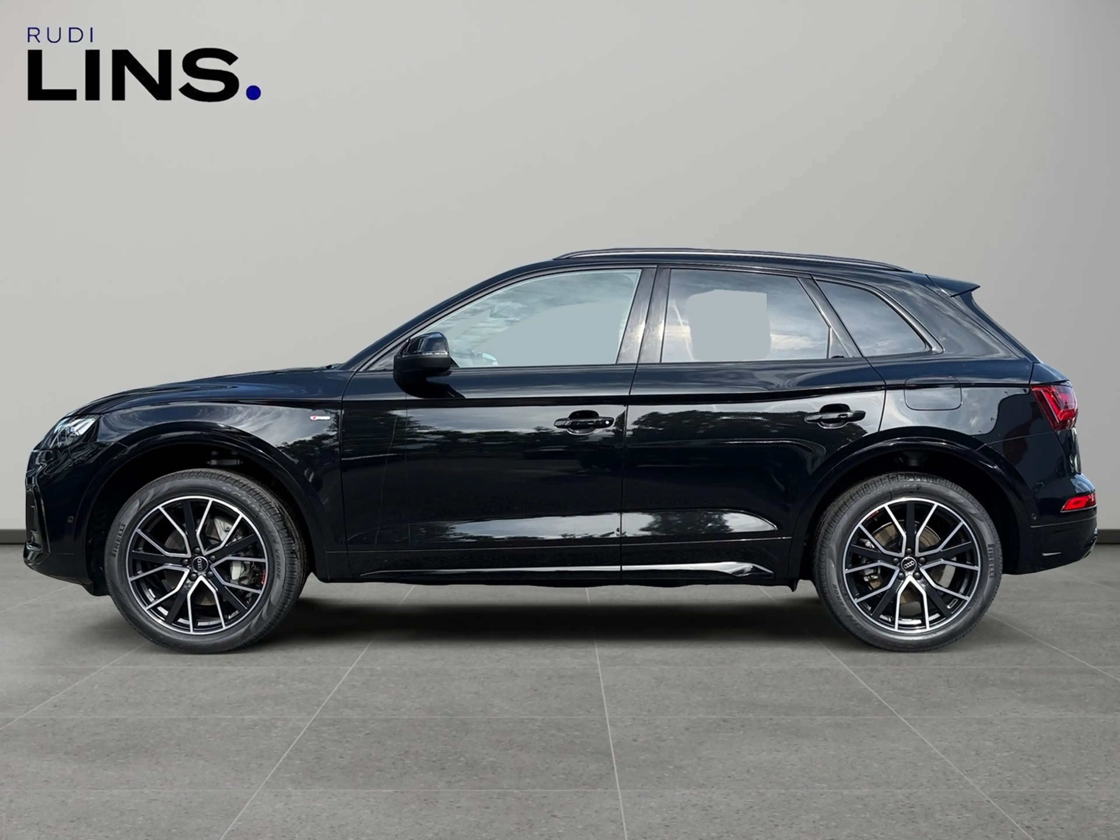 Audi Q5 55 TFSI e quattro S line — photo 4