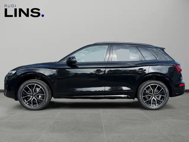 Audi Q5 view 4