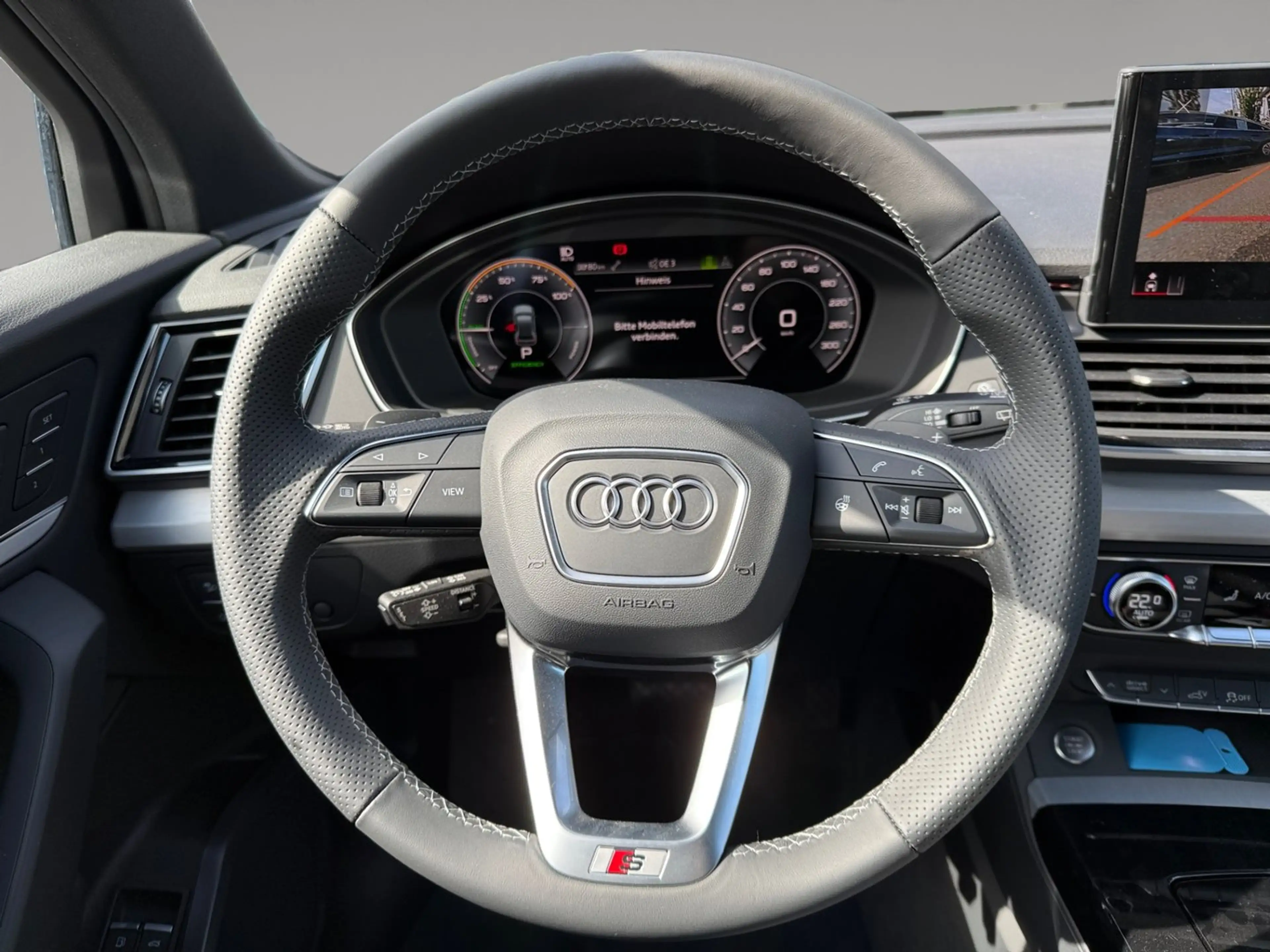 Audi Q5 55 TFSI e quattro S line — photo 10