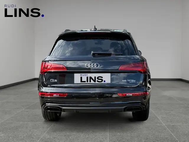 Audi Q5 view 6
