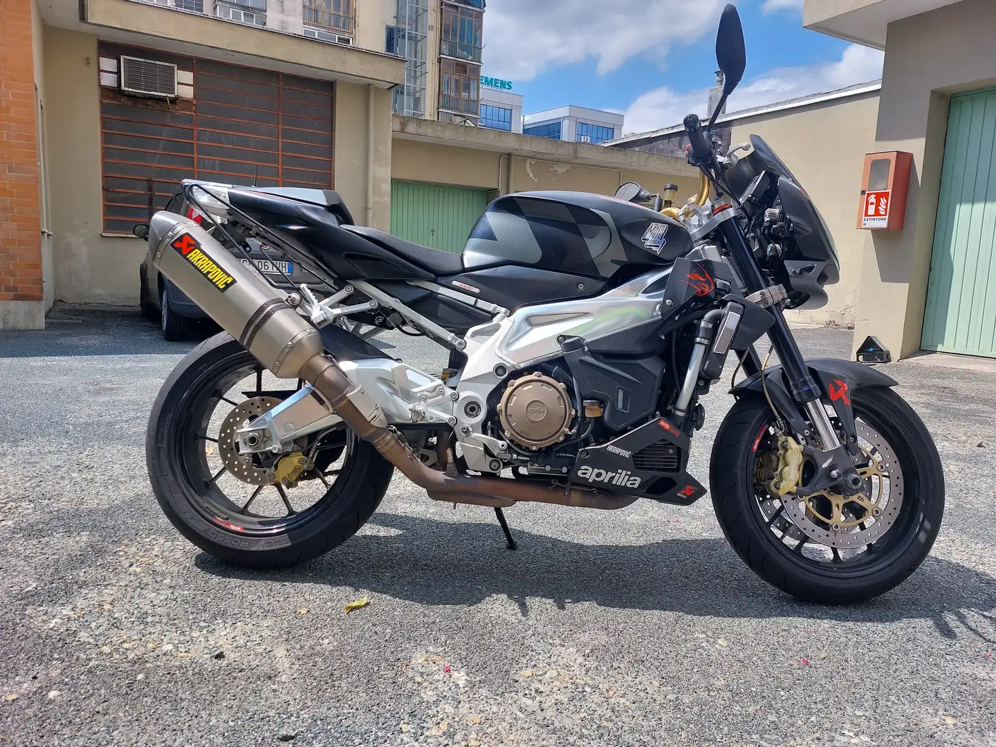 Aprilia Tuono 1000 Negru - 1