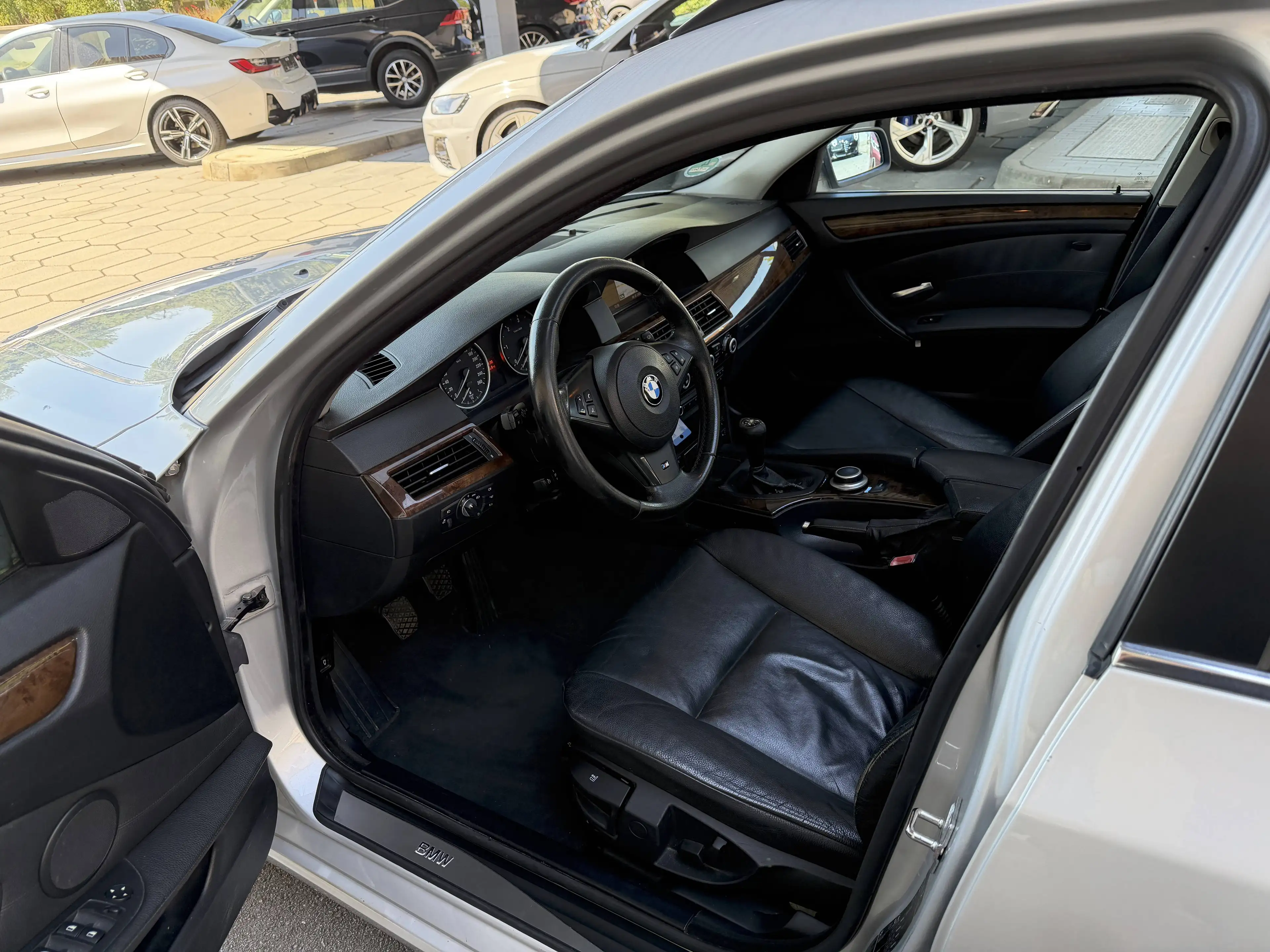 BMW 525 525d Standheizung Night Vision Panorama Leder AHK — photo 10