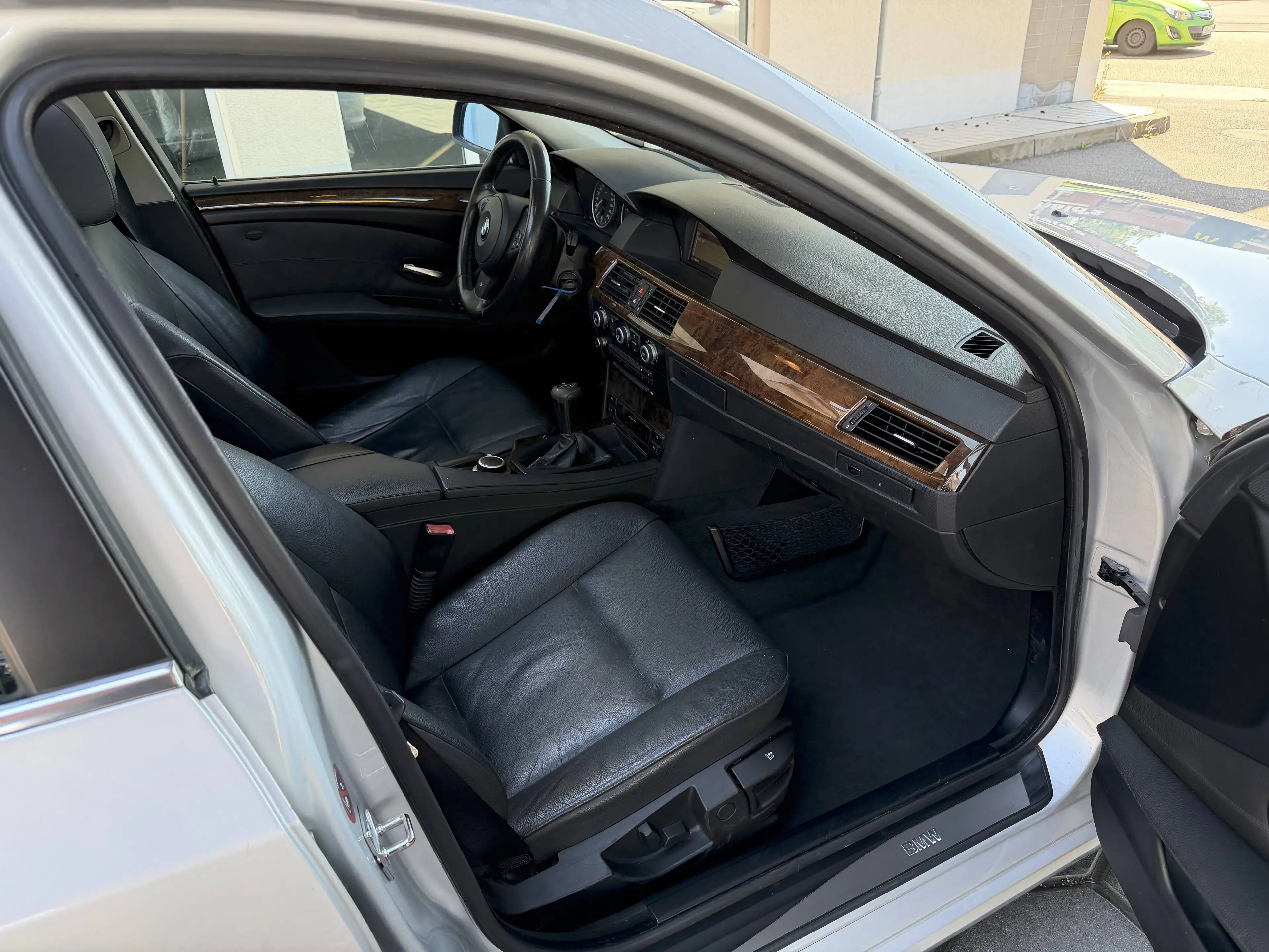 BMW 525 525d Standheizung Night Vision Panorama Leder AHK — photo 11