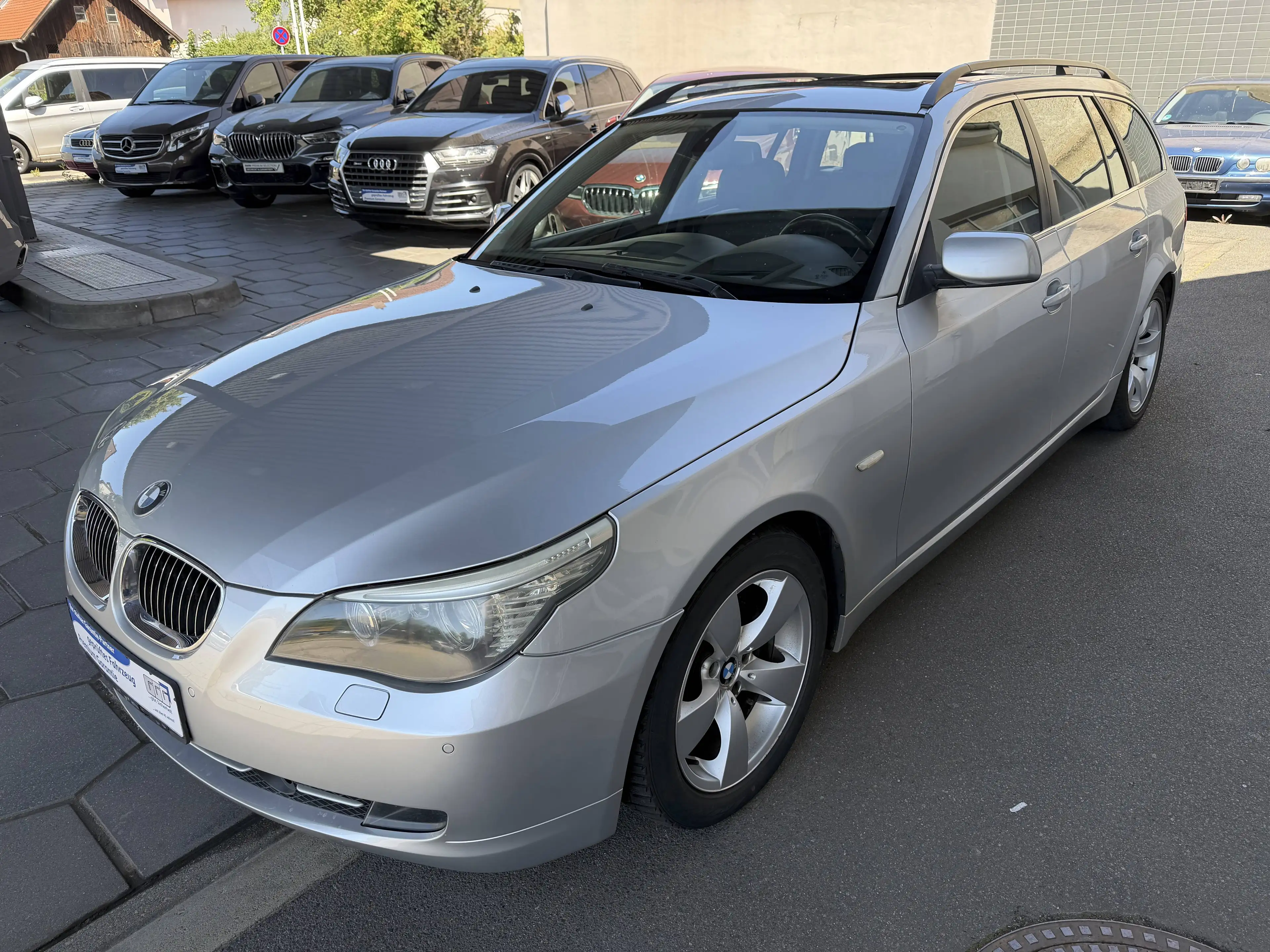 BMW 525 525d Standheizung Night Vision Panorama Leder AHK