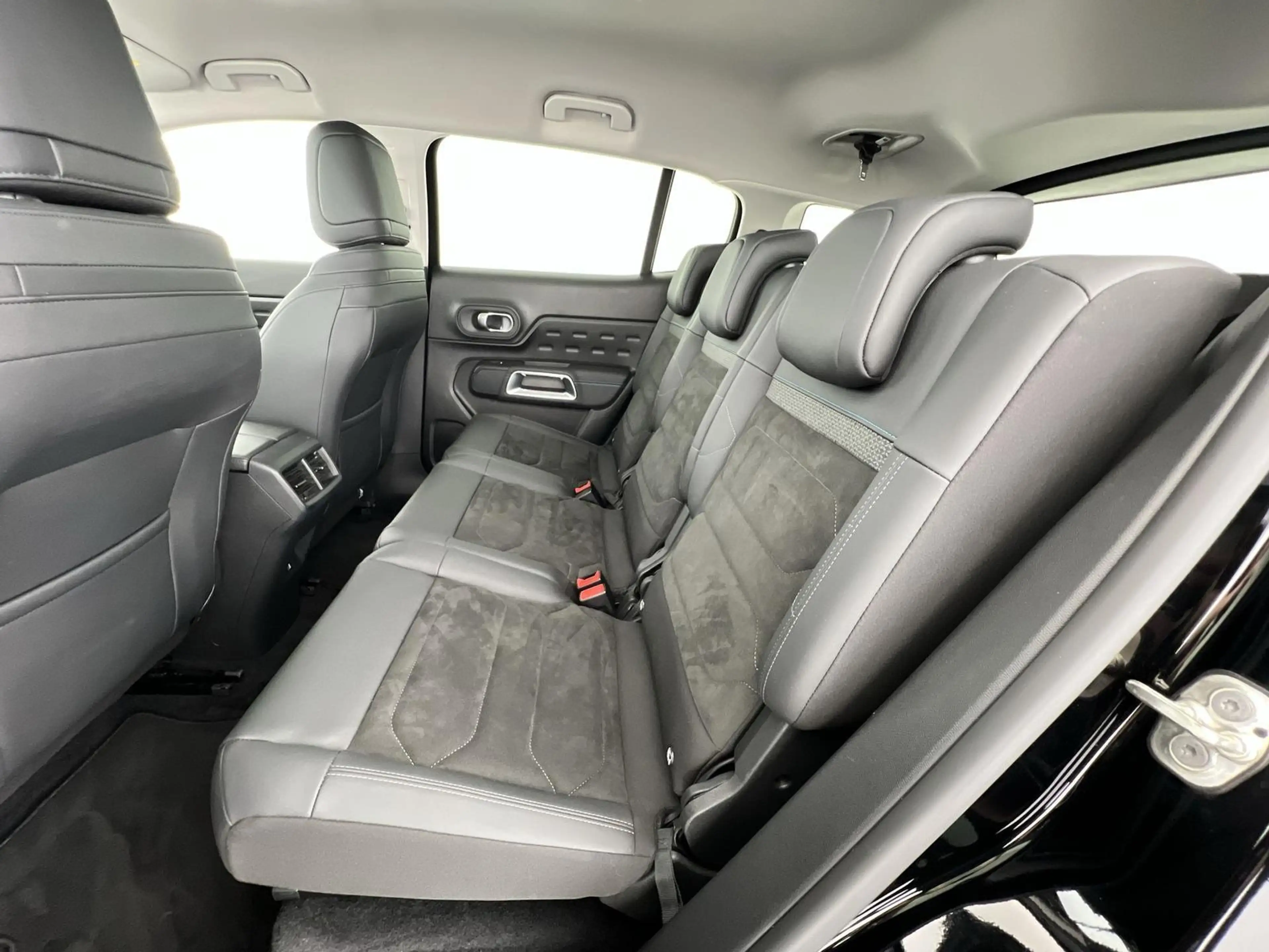 Citroen C5 Aircross Plus 1.2*NAVI*SHZ*RFK*uvm — photo 9