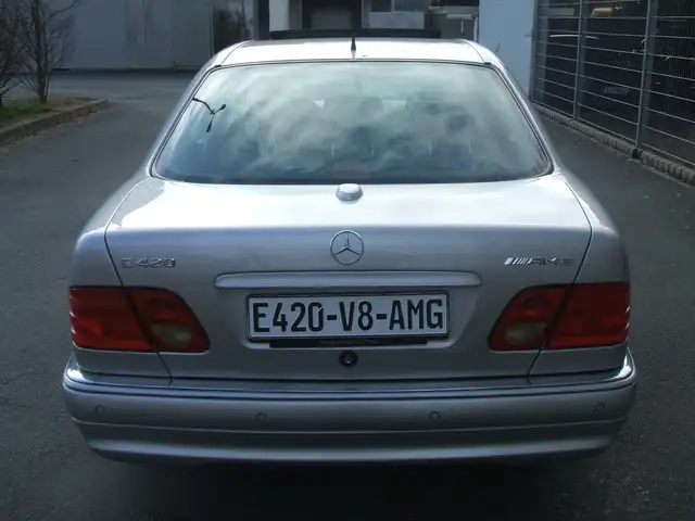 Mercedes-Benz E 420 -V8-AMG*  motor M-119* 1.Hd* 30 j-H-Kenz.*TÜV-NEU