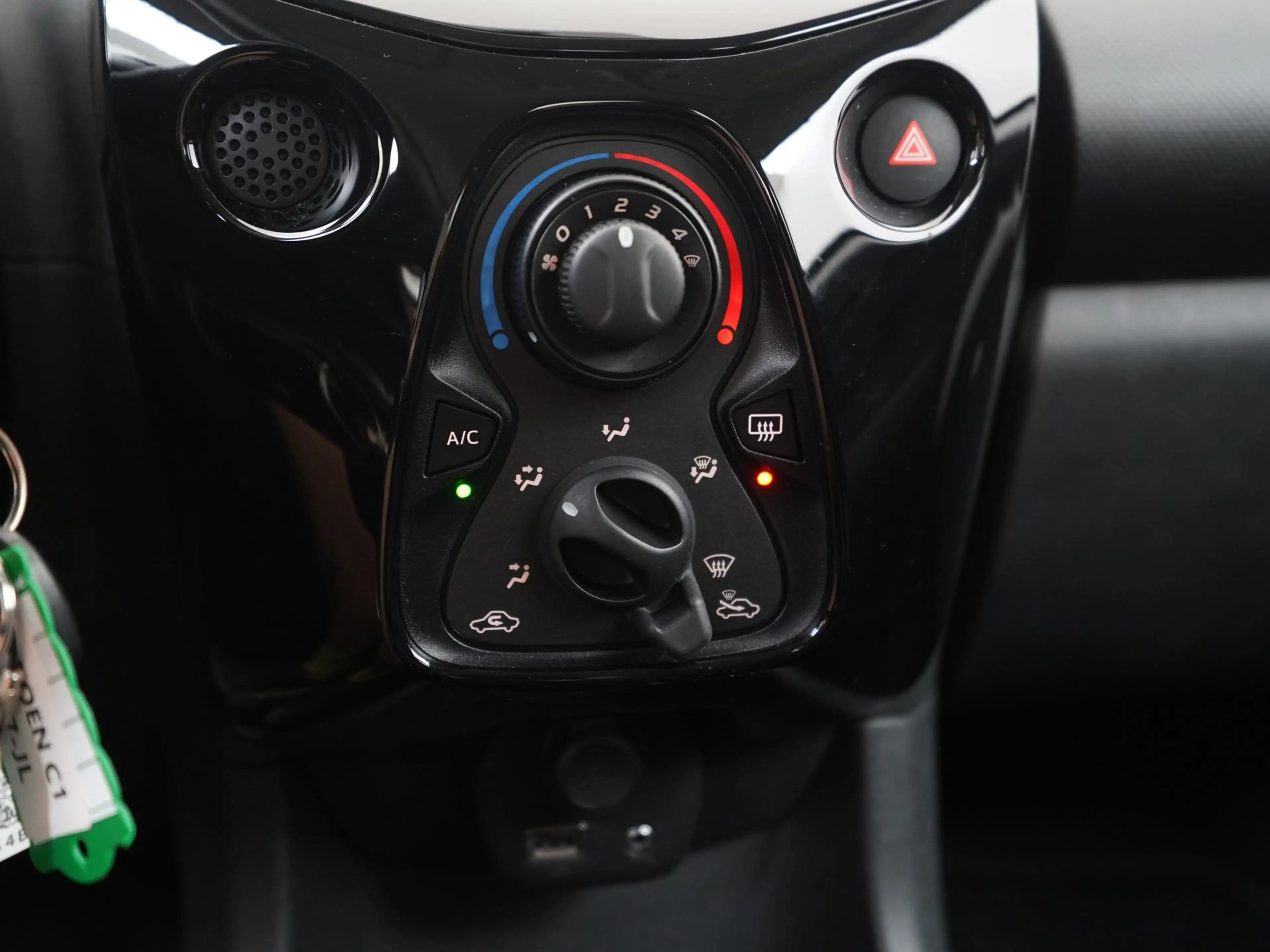 Citroen C1 1.0 VTi Feel | Camera | Apple/Android Carplay | Zo — photo 11