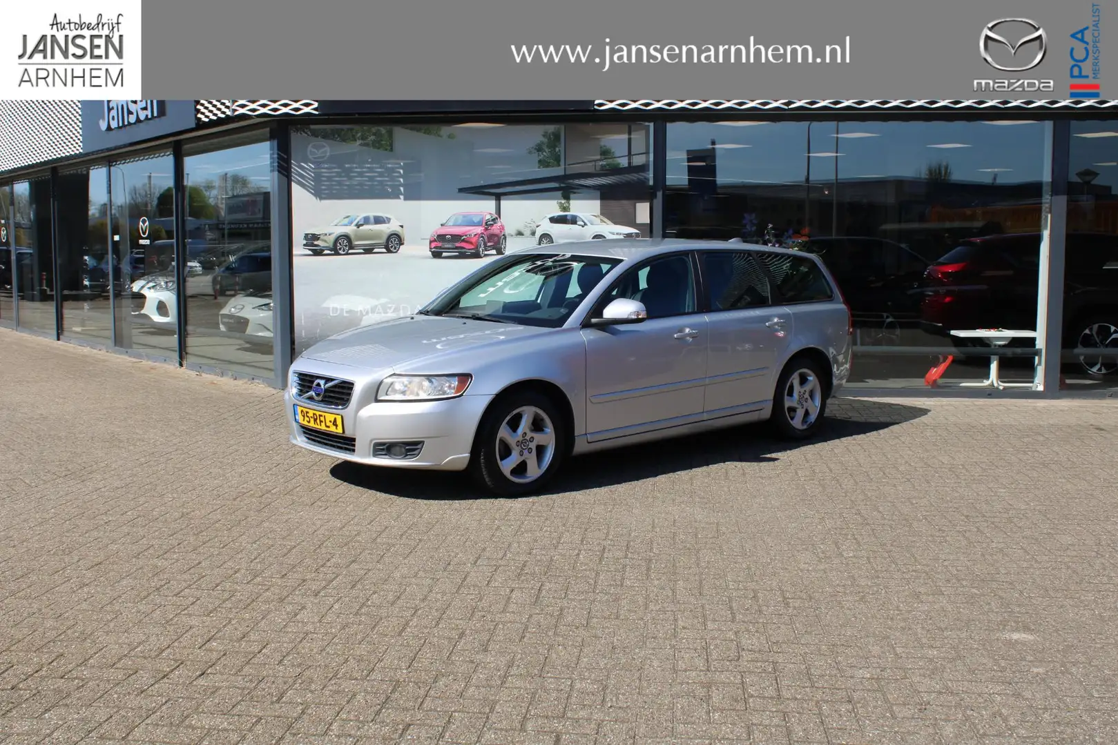 Volvo V50 2.0 Sport , Trekhaak, LMV 16 Inch, PDC, Cruise, Na Gris - 1
