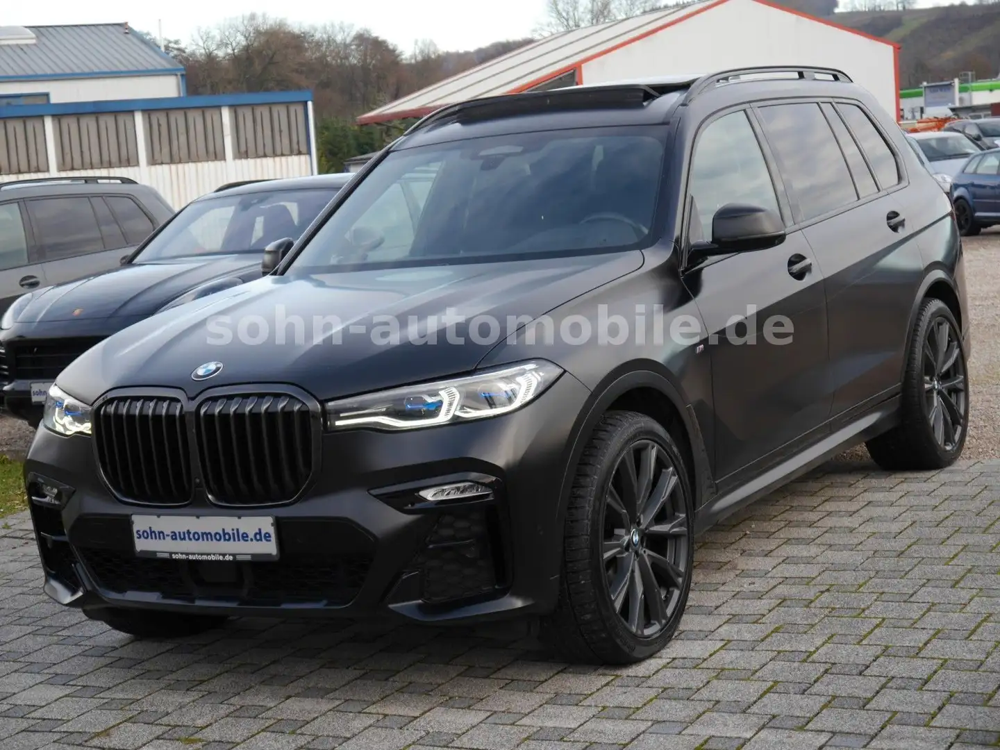 BMW X7 M50i "EDITION BLACK VERMILION" SKY/H&K/EDP/22 Noir - 2