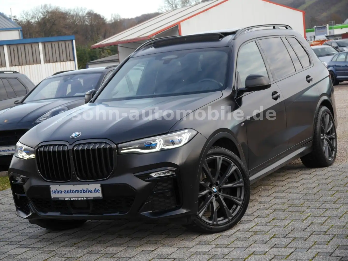 BMW X7 M50i "EDITION BLACK VERMILION" SKY/H&K/EDP/22 Noir - 1