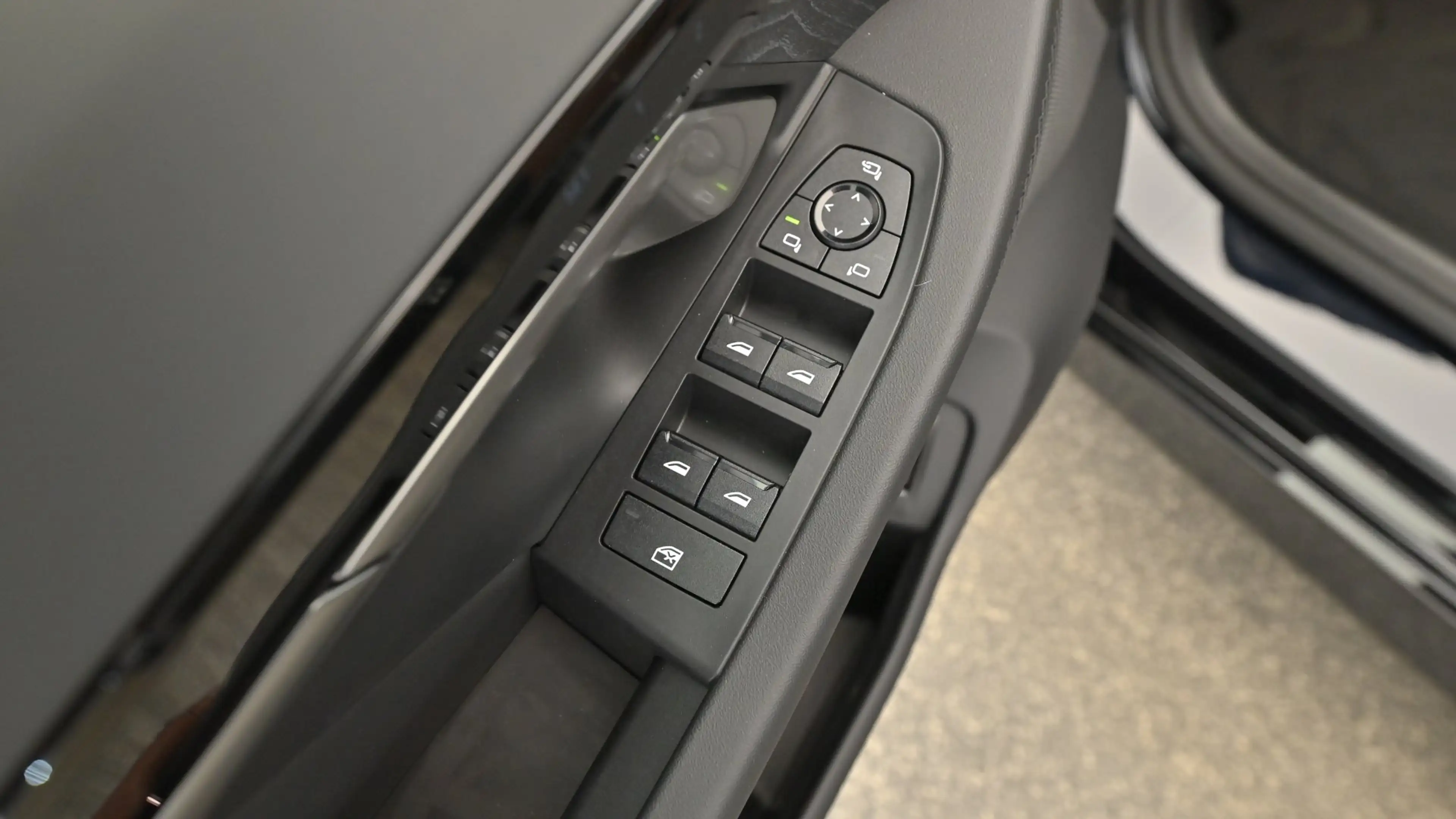 BMW 520 d xDrive M-Sportpaket — photo 10